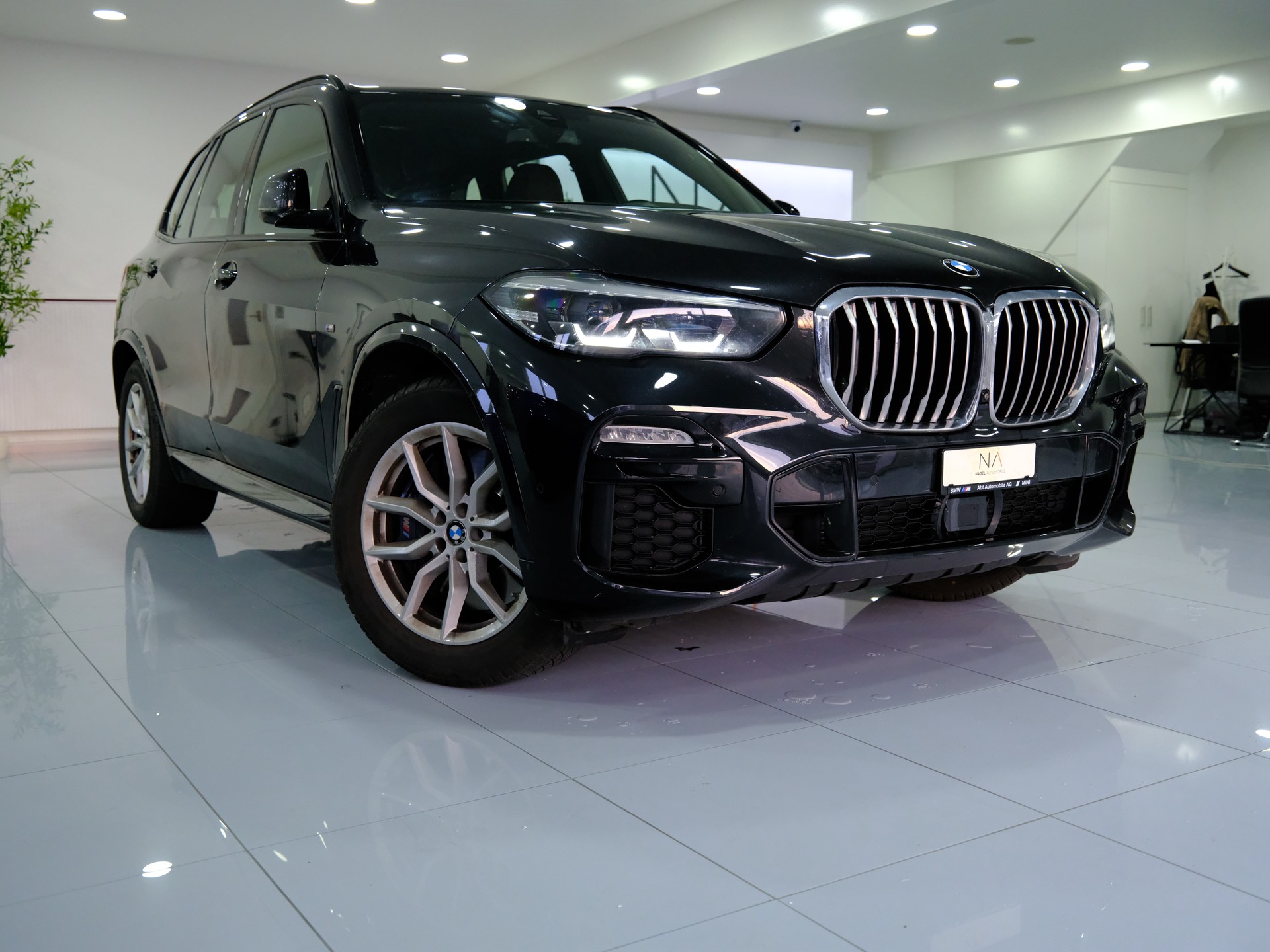BMW X5 xDrive45e M Sport Steptronic-image-0