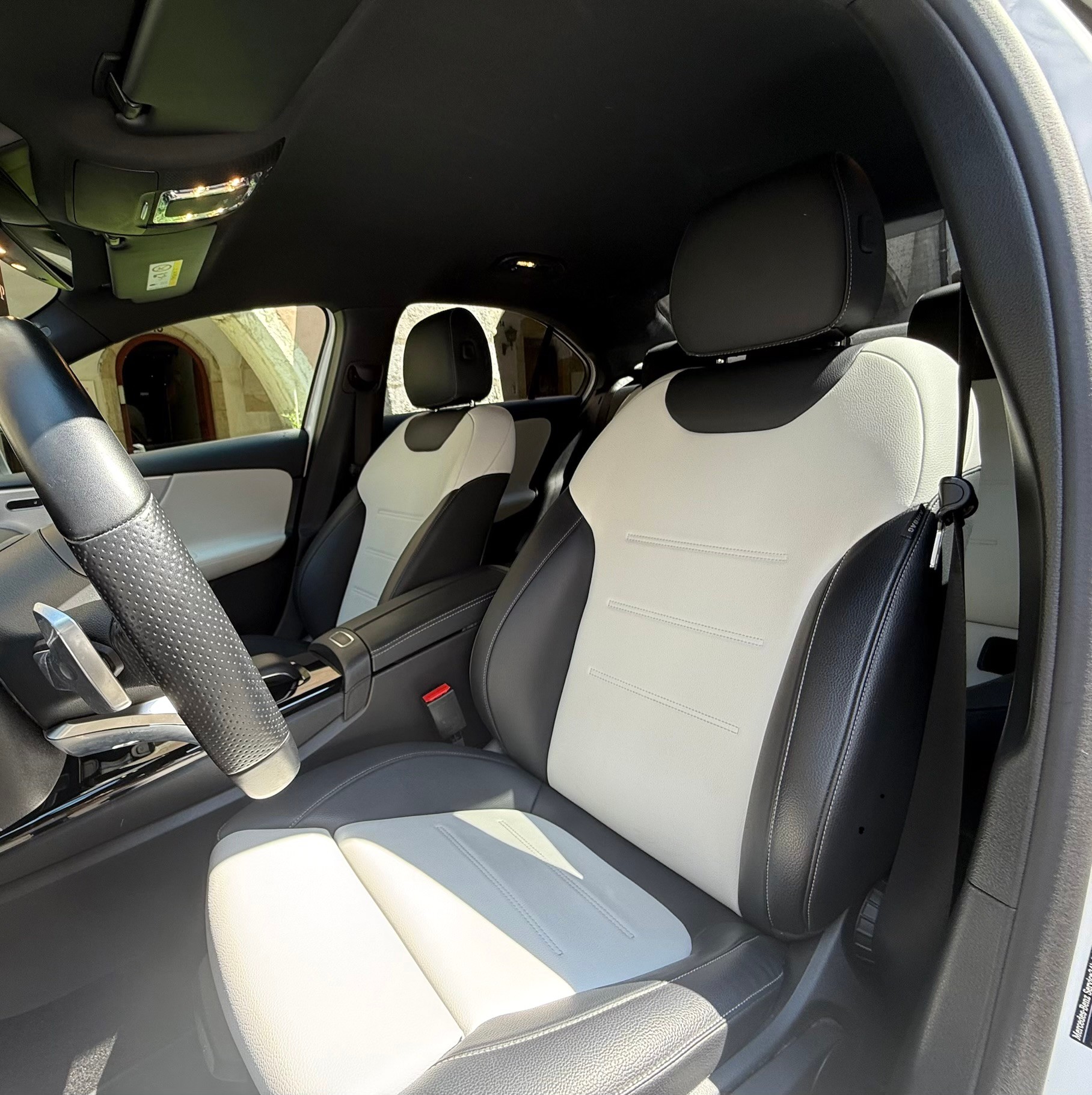 MERCEDES-BENZ A 200 AMG Line 7G-DCT-image-3