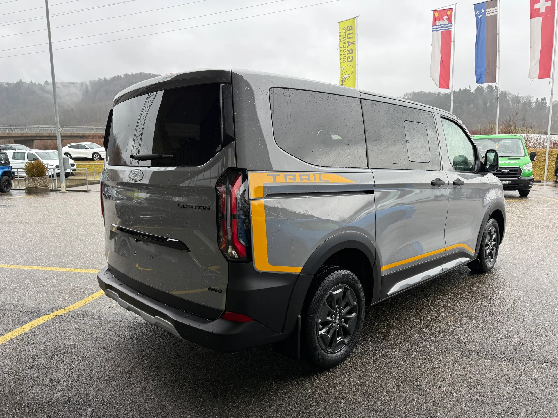 FORD Transit Custom Combi 320 L1H1 Trail Automat 4x4-image-7