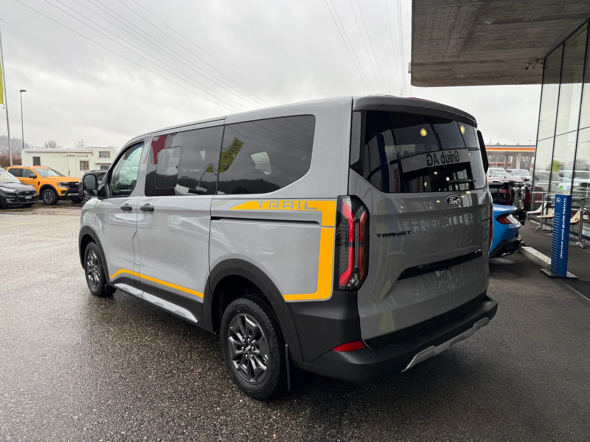 FORD Transit Custom Combi 320 L1H1 Trail Automat 4x4-image-5