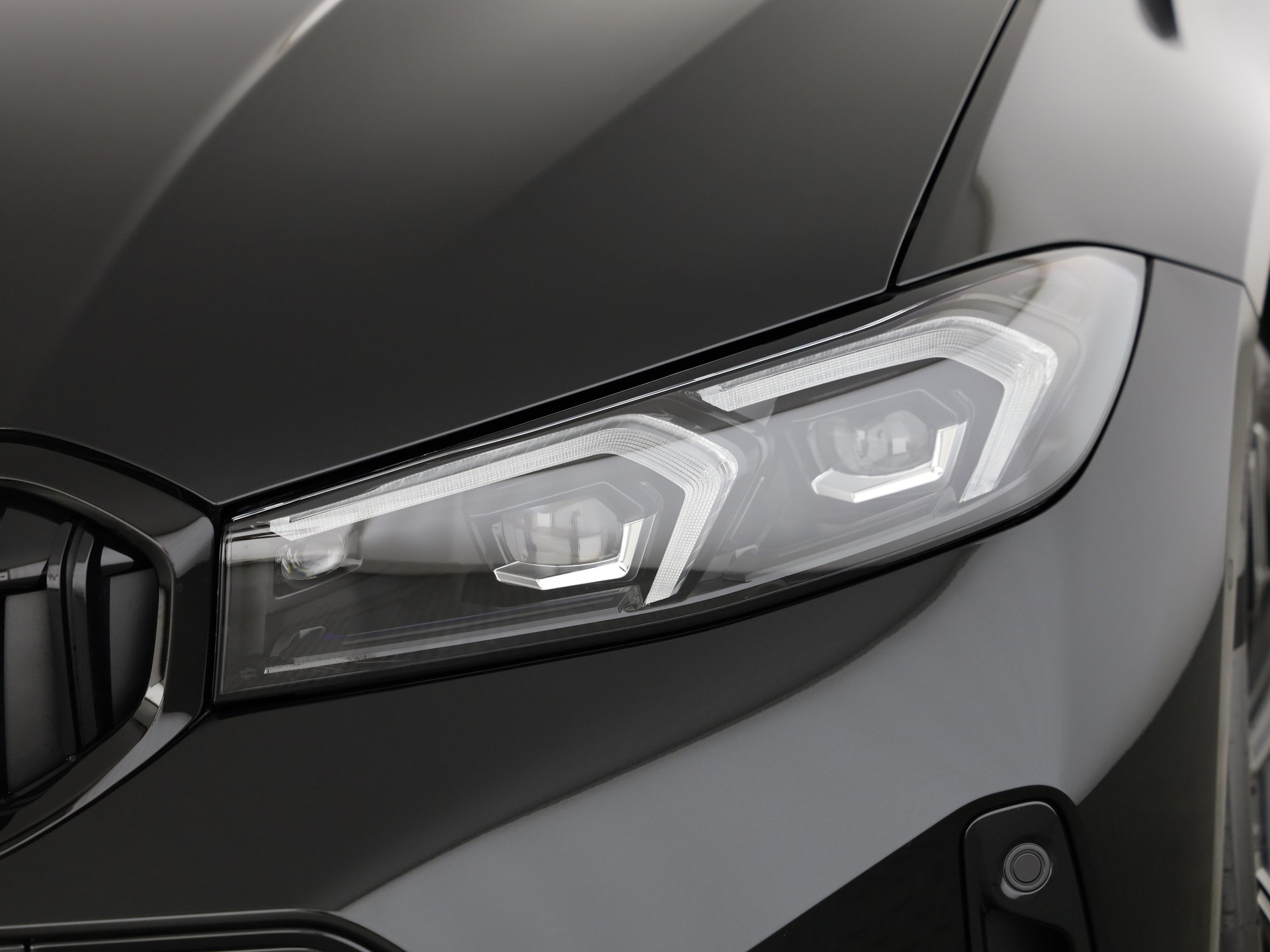 BMW 330d xDrive SAG-image-5