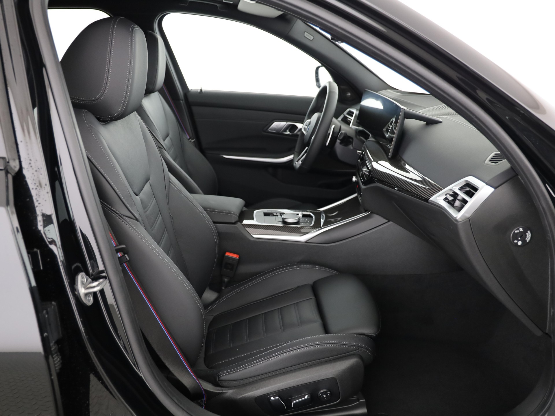 BMW 330d xDrive SAG-image-14