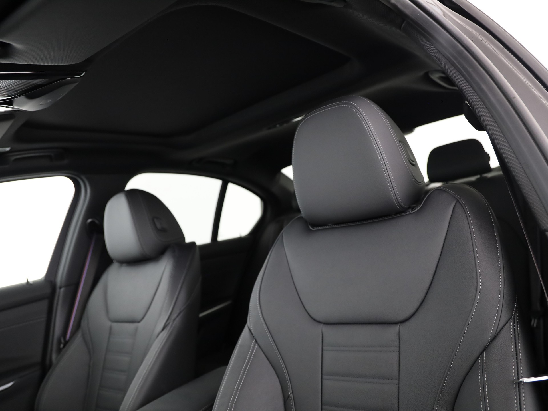 BMW 330d xDrive SAG-image-11