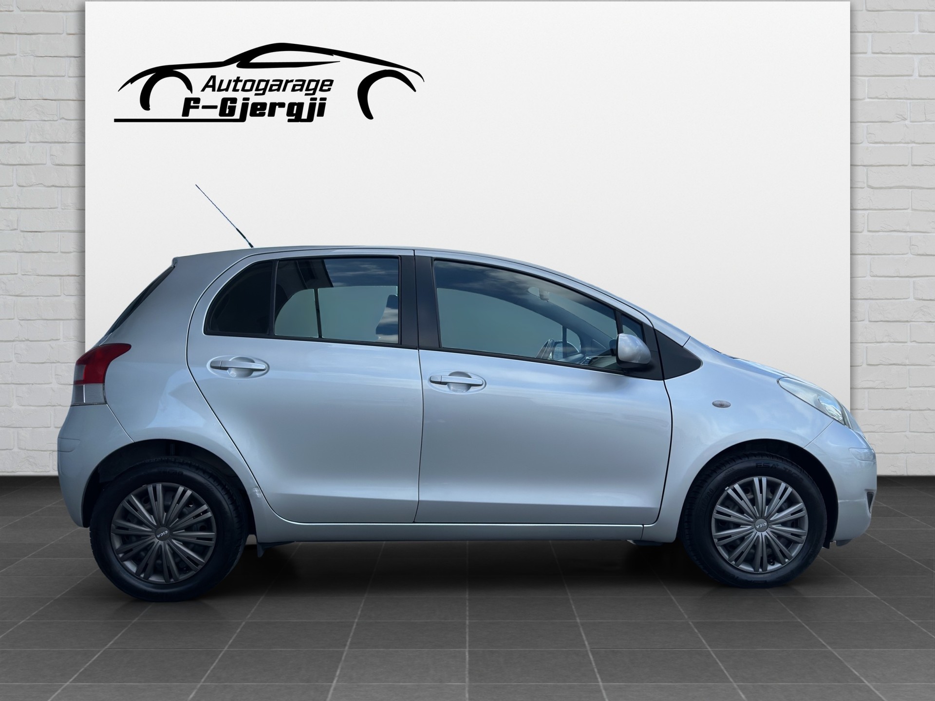 TOYOTA Yaris 1.33 Linea Sol-image-4