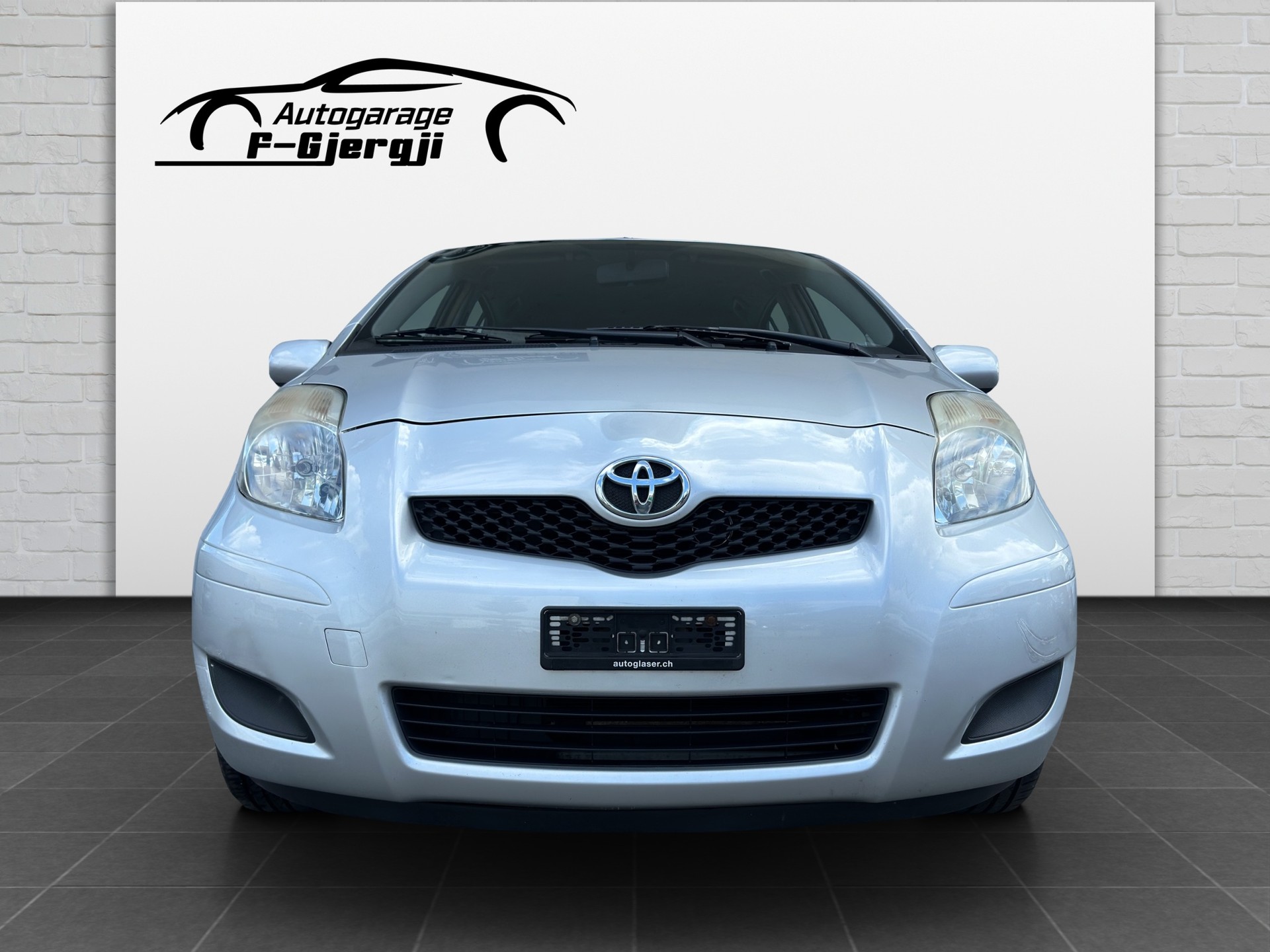 TOYOTA Yaris 1.33 Linea Sol-image-2