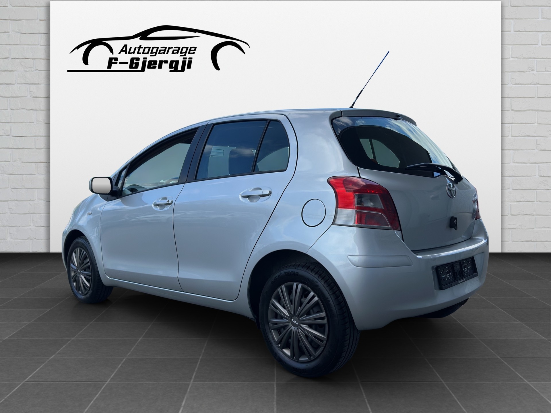 TOYOTA Yaris 1.33 Linea Sol-image-5