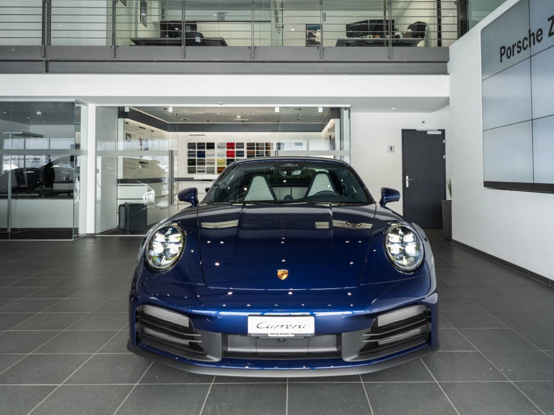 PORSCHE 911 Carrera-image-8
