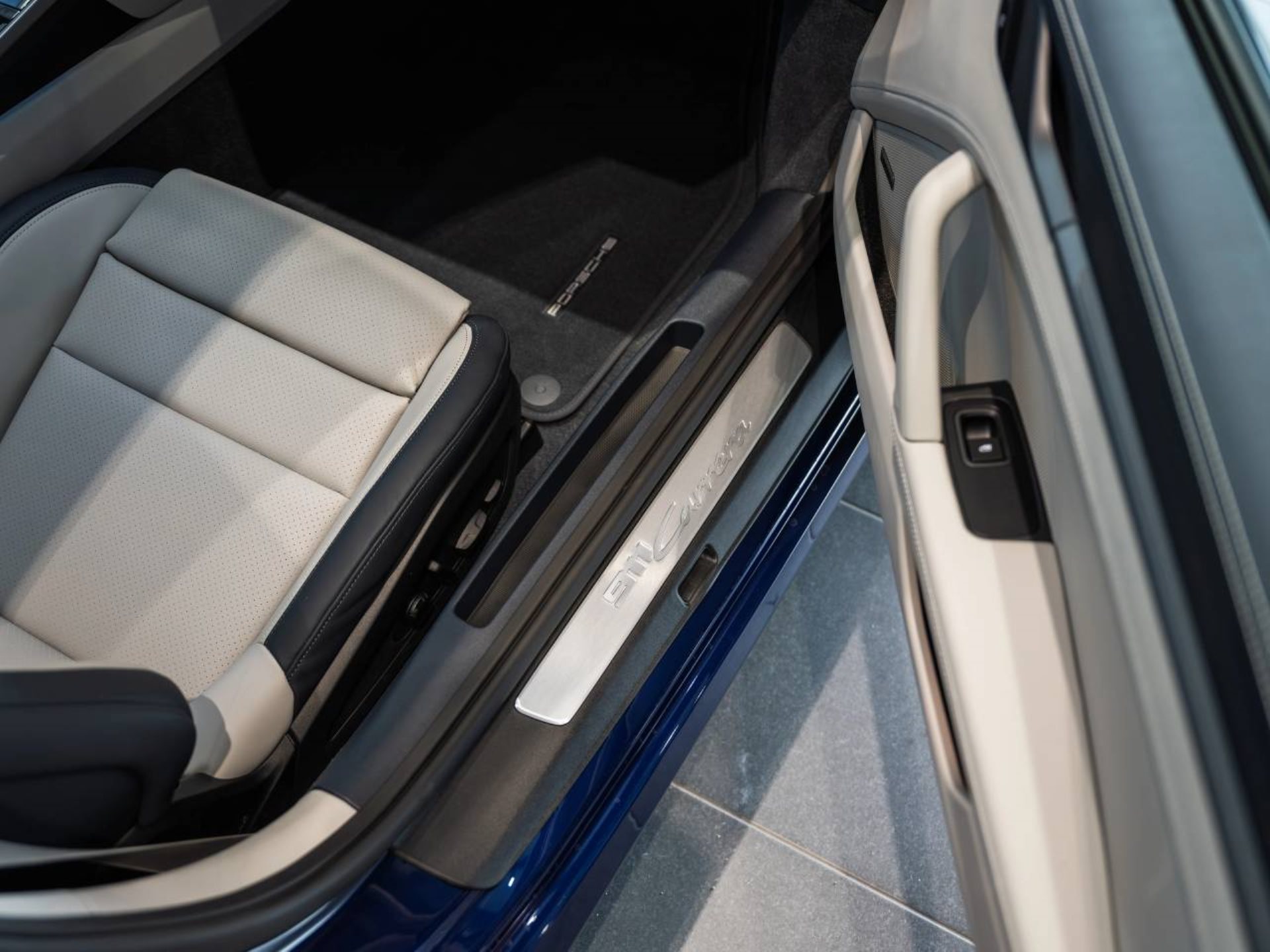 PORSCHE 911 Carrera-image-20