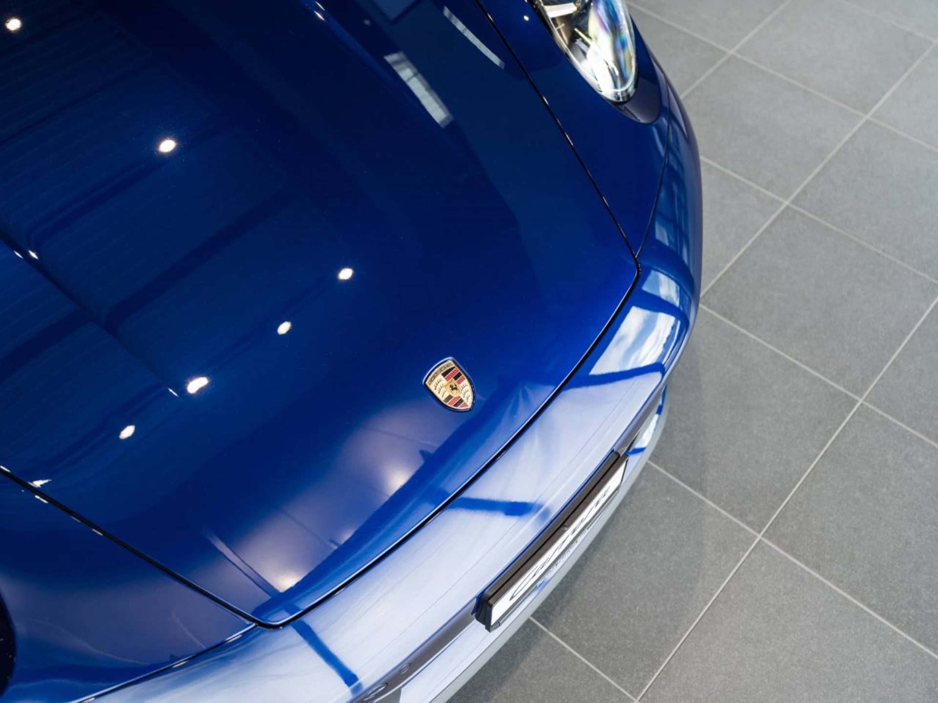 PORSCHE 911 Carrera-image-21