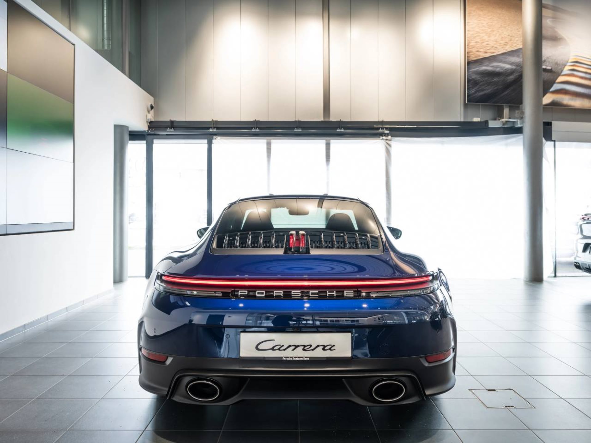 PORSCHE 911 Carrera-image-5