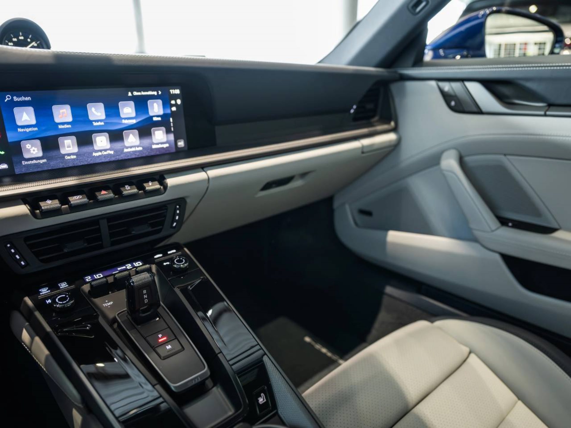 PORSCHE 911 Carrera-image-14