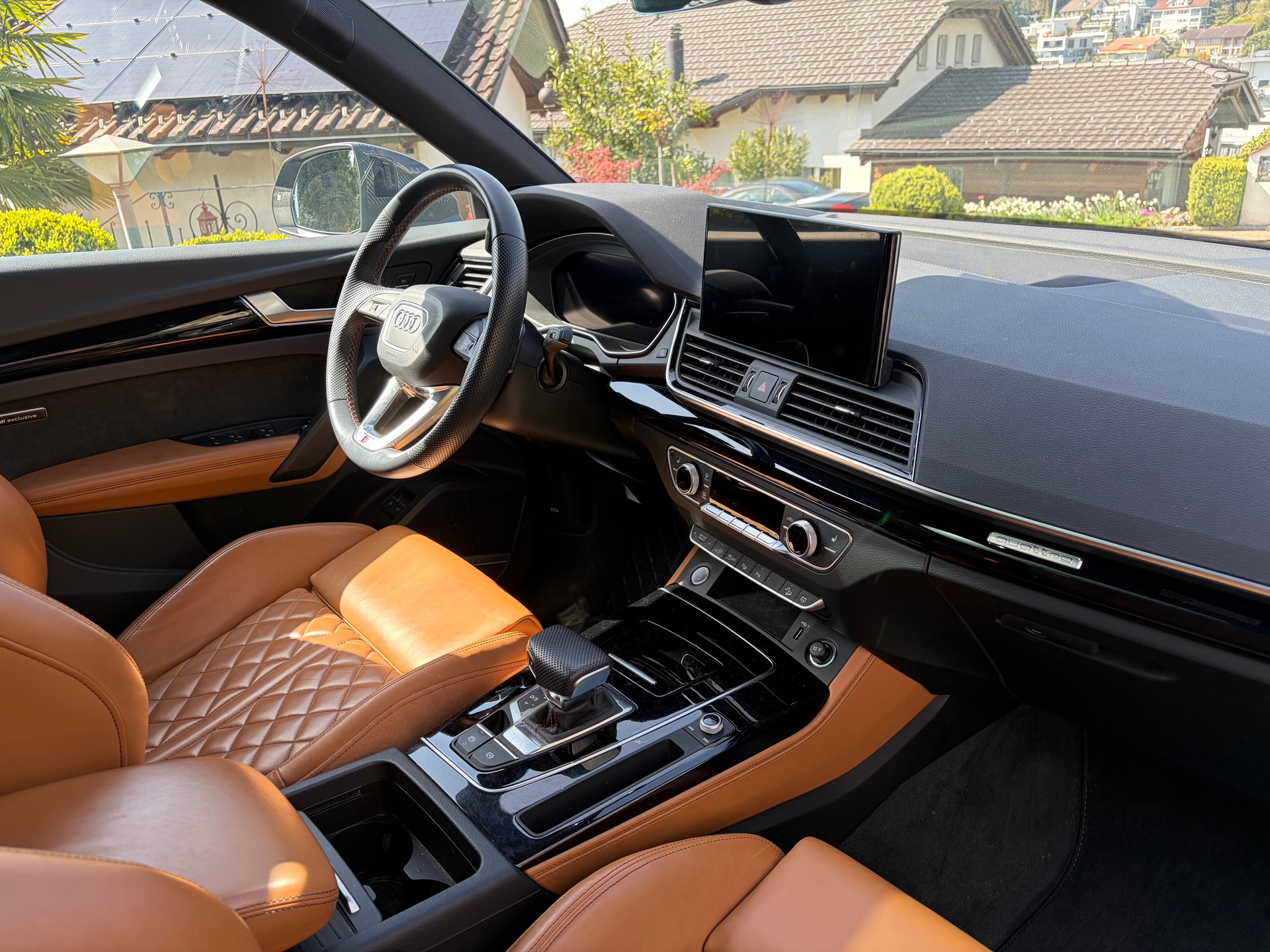 AUDI Q5 55 TFSI e PHEV S line quattro S-tronic-image-4