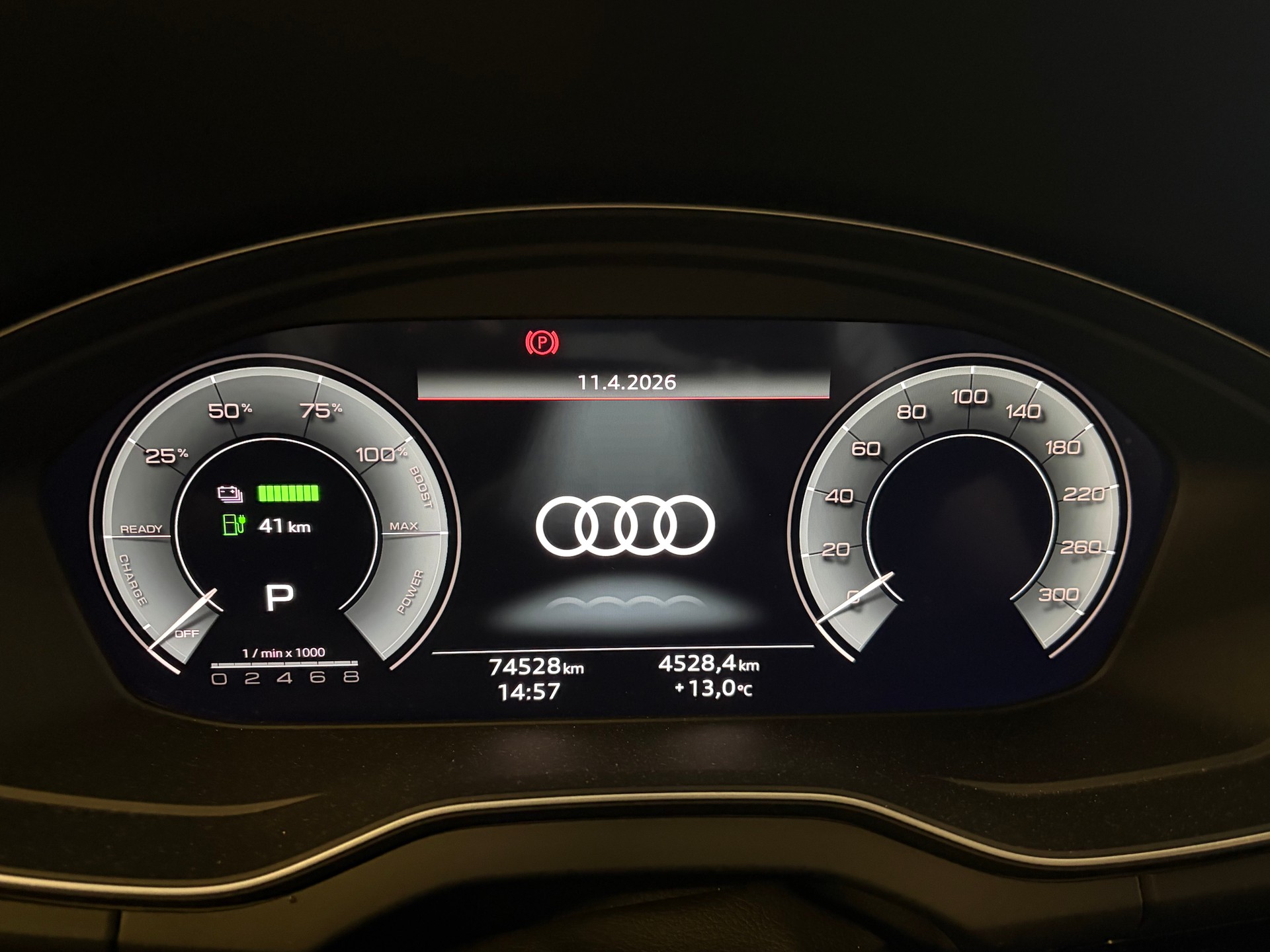 AUDI Q5 55 TFSI e PHEV S line quattro S-tronic-image-7