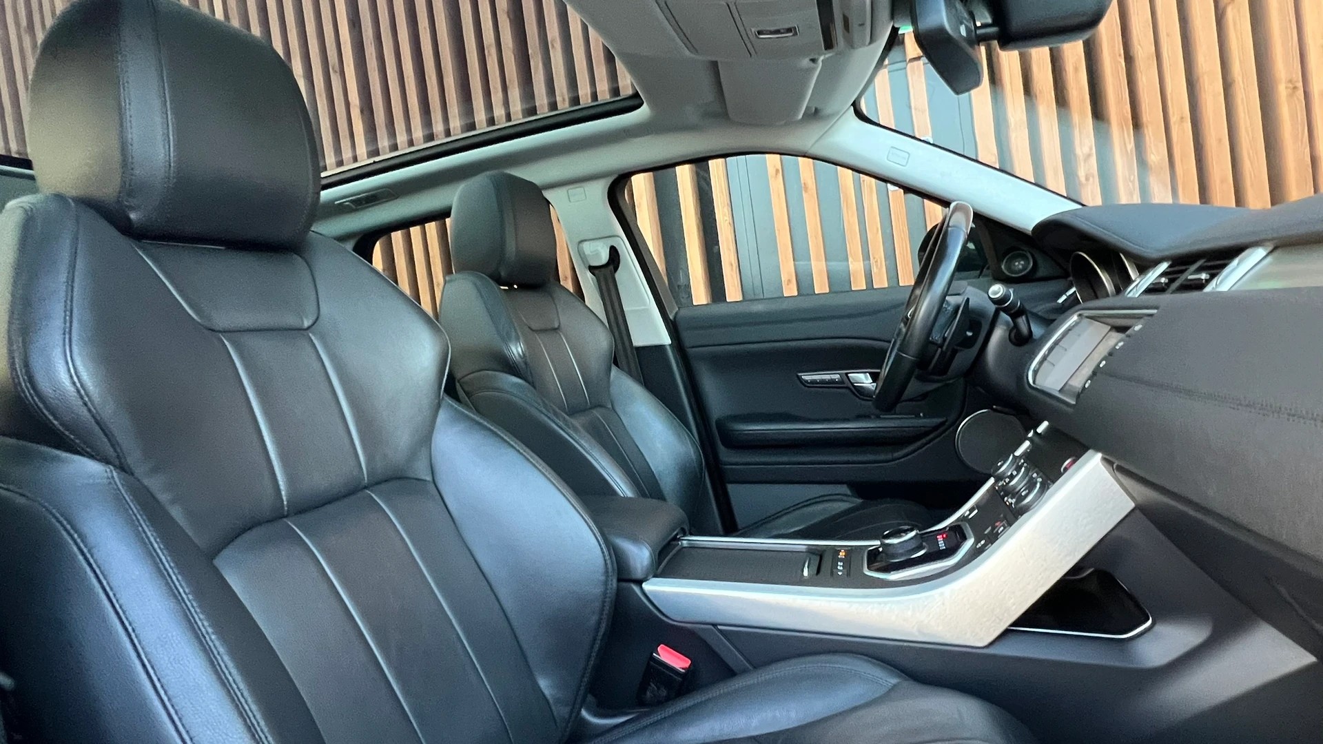 LAND ROVER RANGE ROVER EVOQUE 2.0 TD4 PURE AT9 l 180 PS-image-24