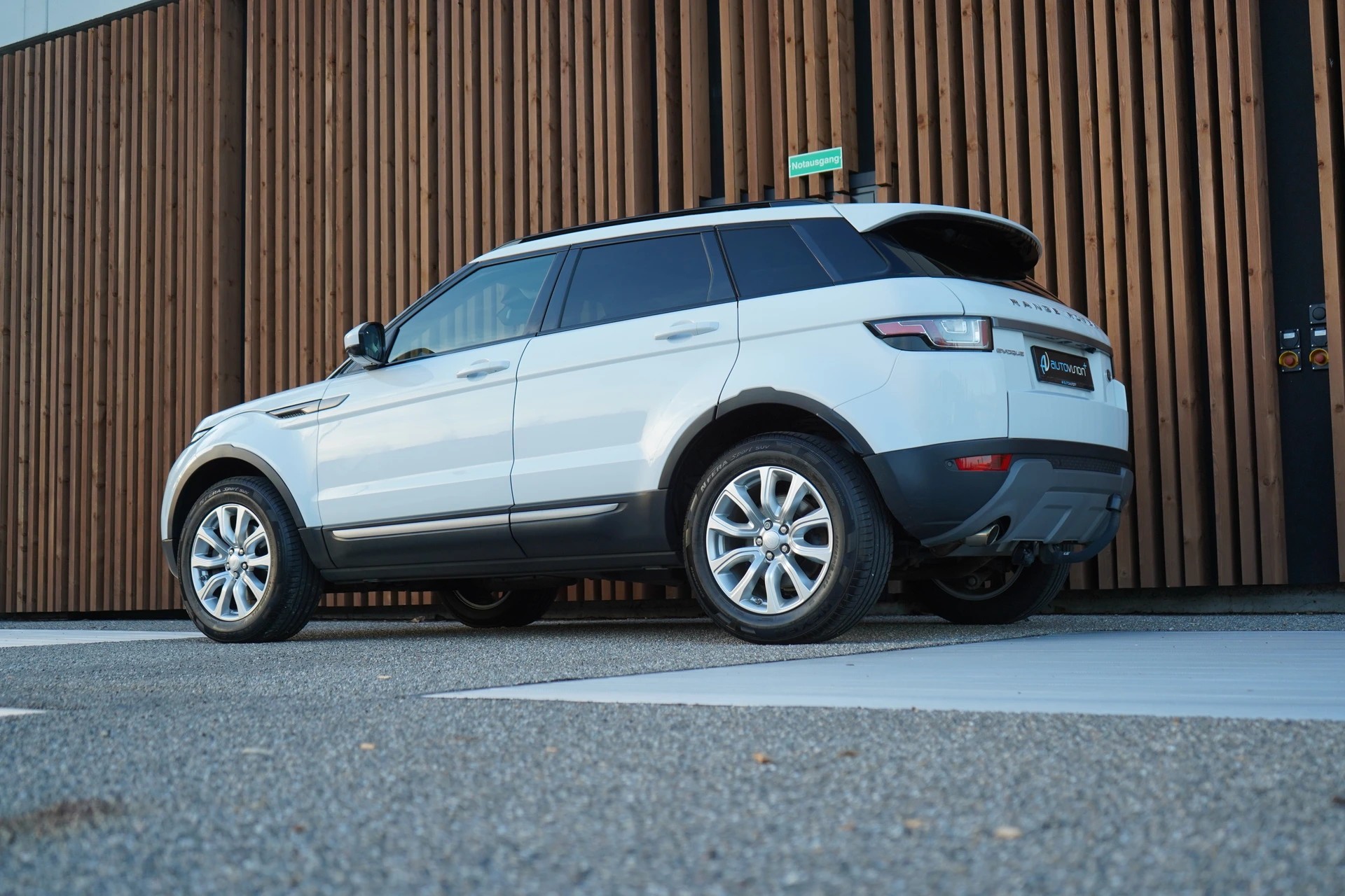 LAND ROVER RANGE ROVER EVOQUE 2.0 TD4 PURE AT9 l 180 PS-image-10