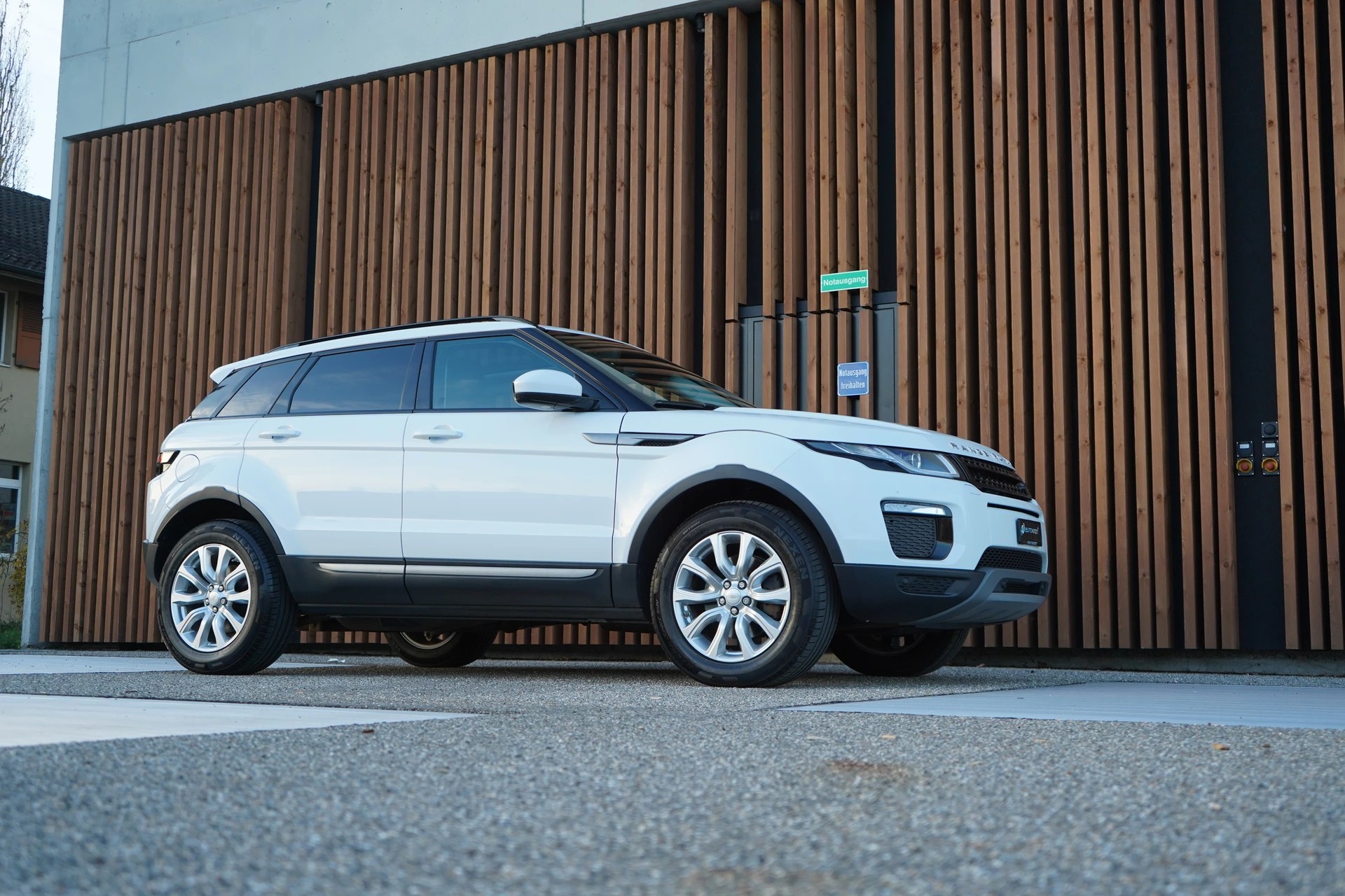 LAND ROVER RANGE ROVER EVOQUE 2.0 TD4 PURE AT9 l 180 PS-image-6