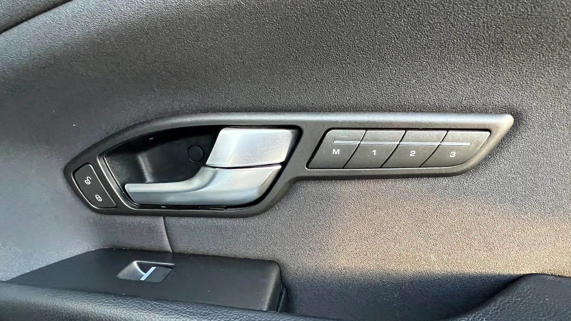 LAND ROVER RANGE ROVER EVOQUE 2.0 TD4 PURE AT9 l 180 PS-image-22