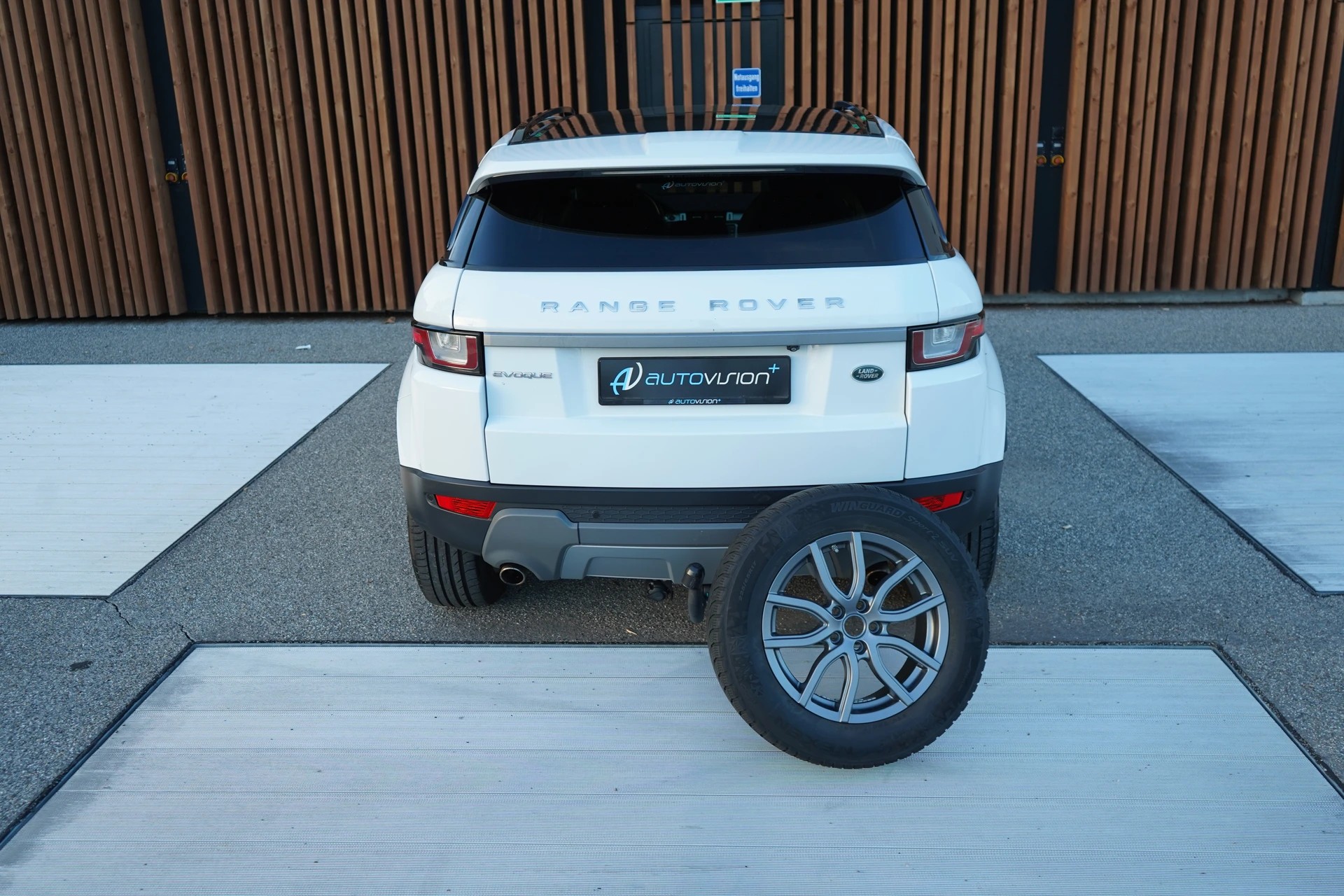 LAND ROVER RANGE ROVER EVOQUE 2.0 TD4 PURE AT9 l 180 PS-image-16