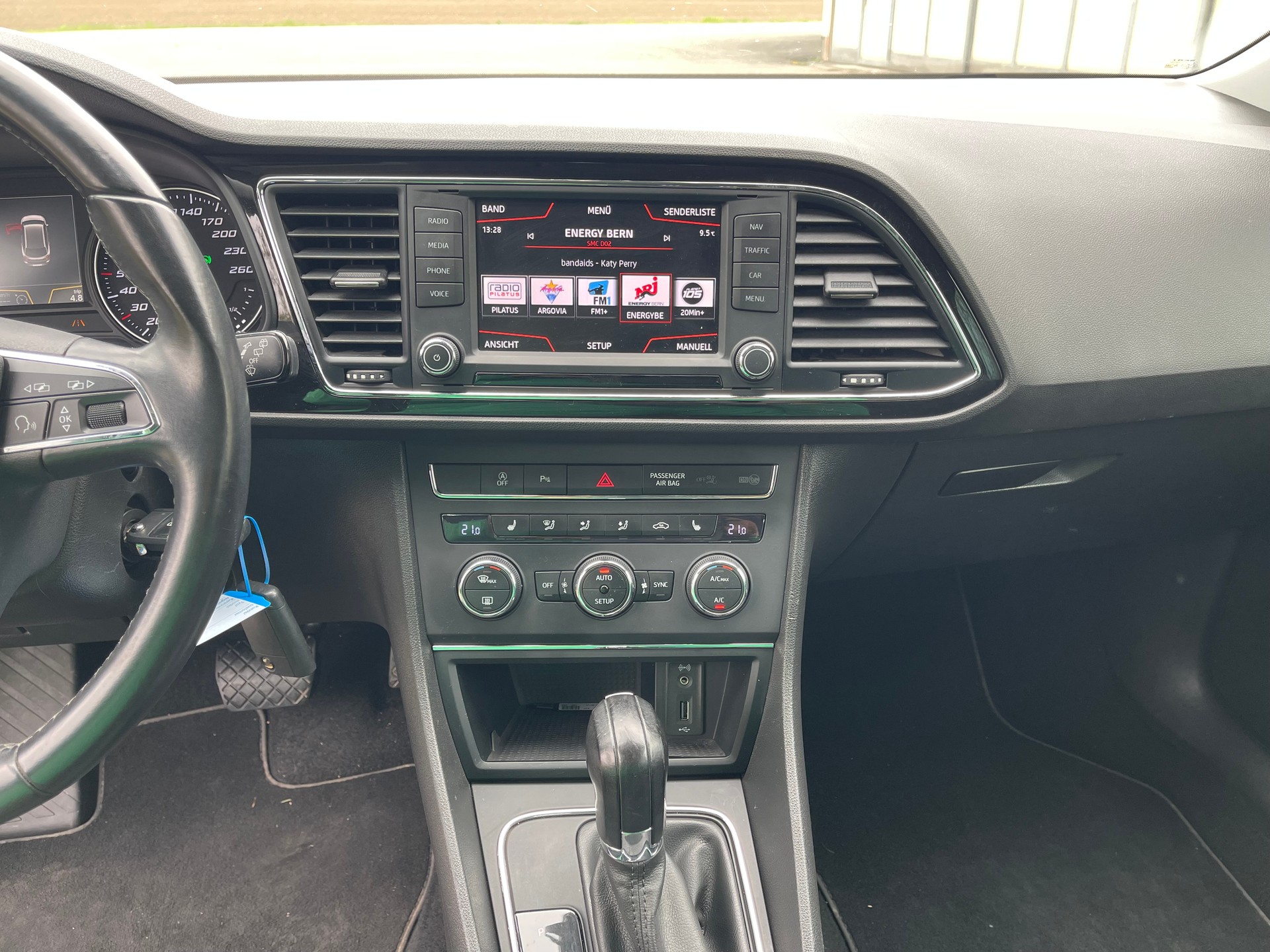 SEAT Leon ST 2.0 TDI FR DSG-image-11