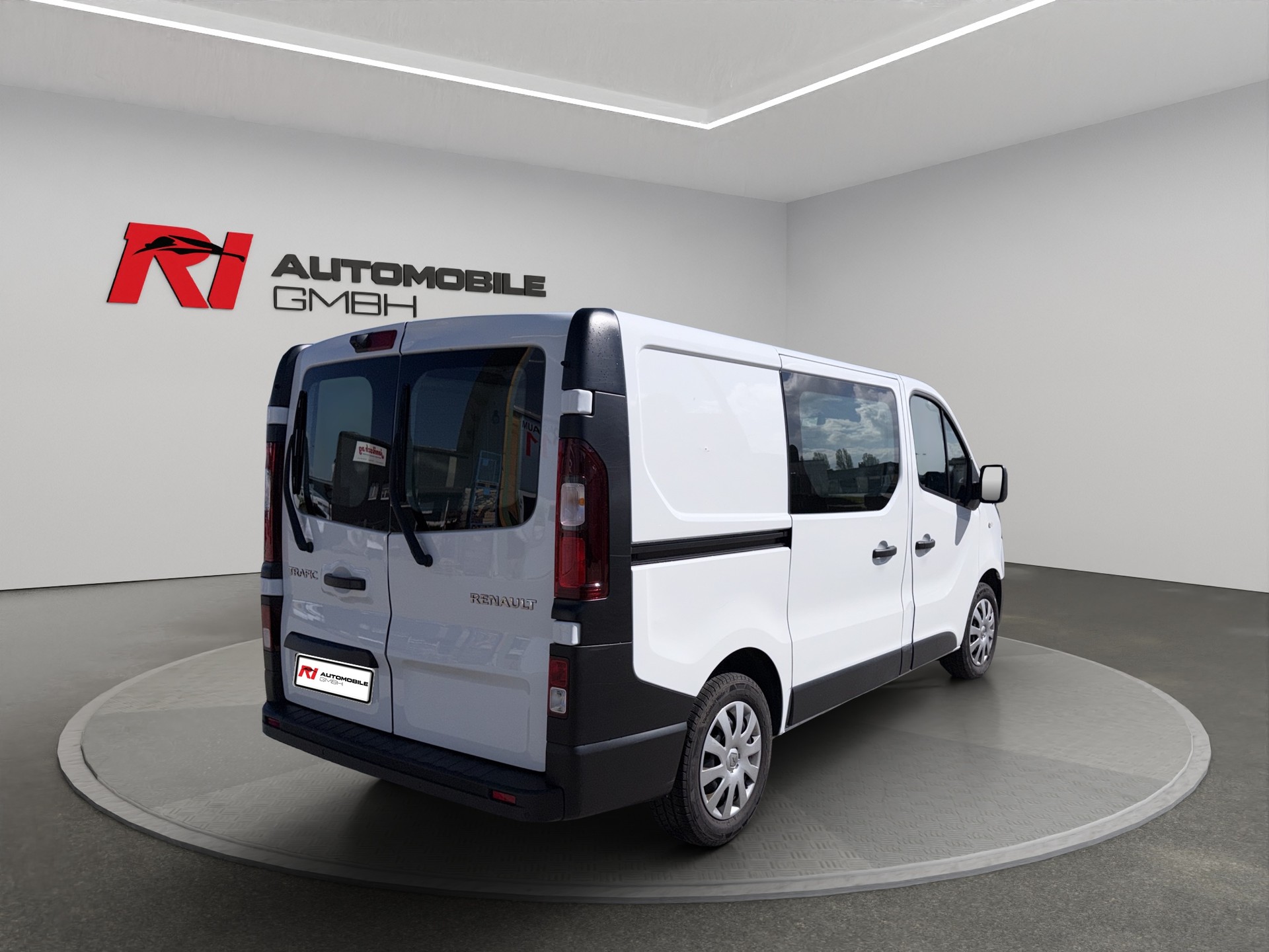RENAULT Trafic 2.0 Energy dCi 120 3.0t Business L1H1-image-5