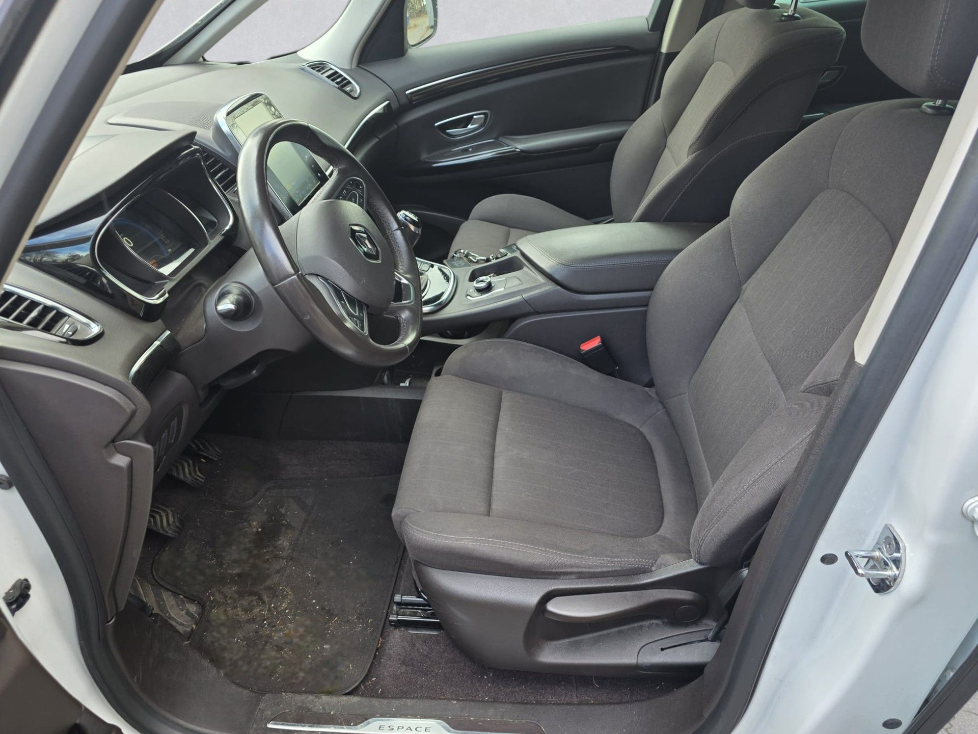 RENAULT Espace 1.6 dCi Intens-image-9