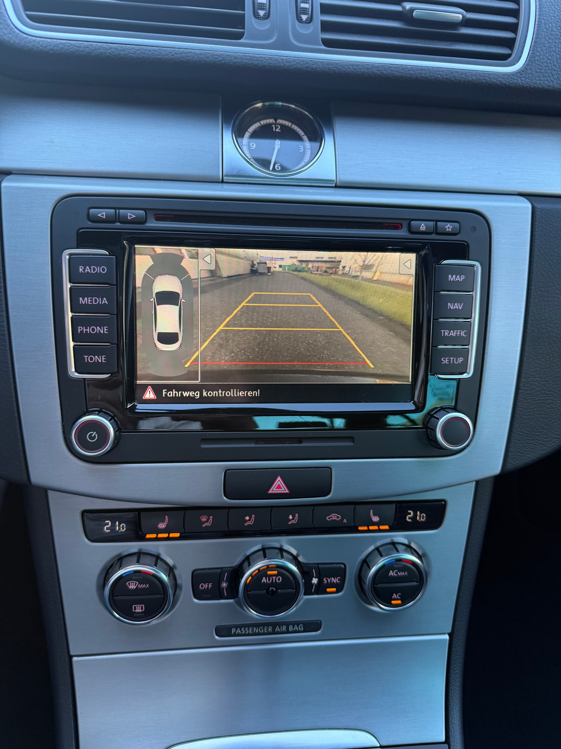 VW CC 2.0 TDI BlueMotion Technology DSG-image-11