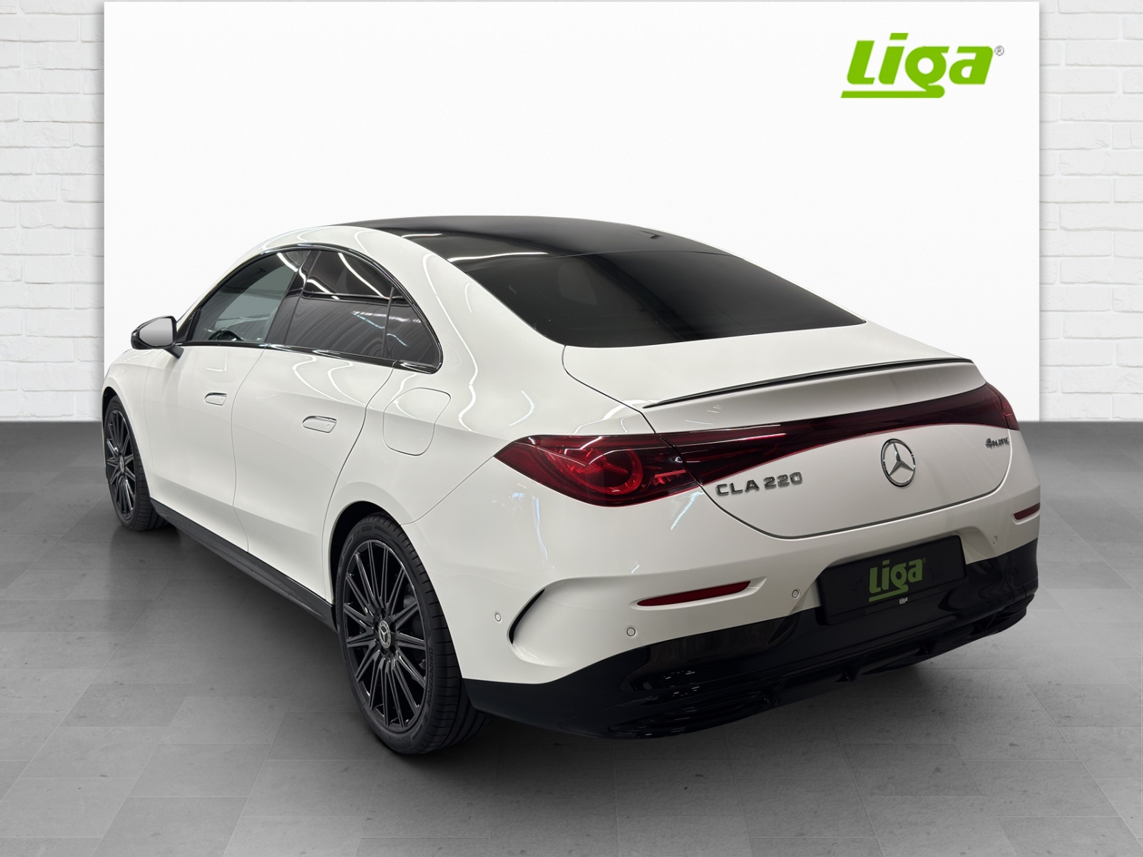 MERCEDES-BENZ CLA 220 AMG Line 4Matic-image-3