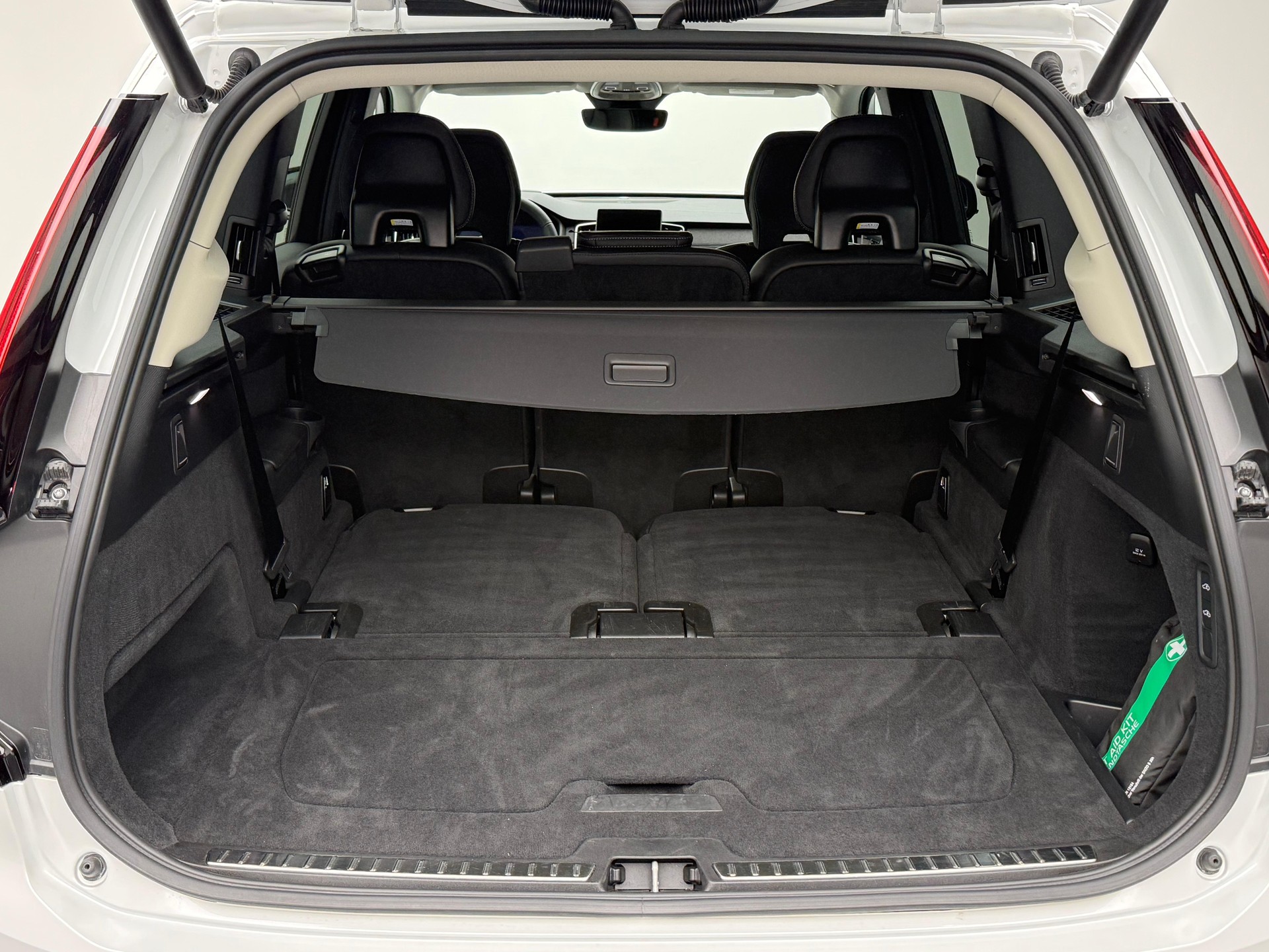 VOLVO XC90 2.0 T8 TE Plus Dark eAWD-image-10
