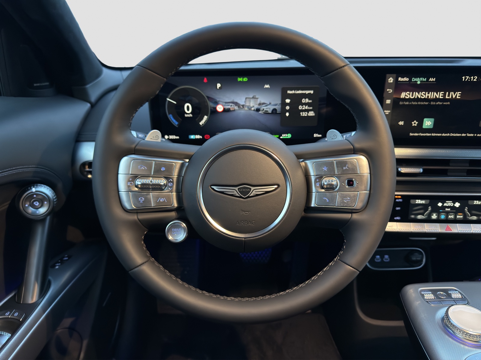 GENESIS GV60 77.4 kWh Sport AWD-image-13
