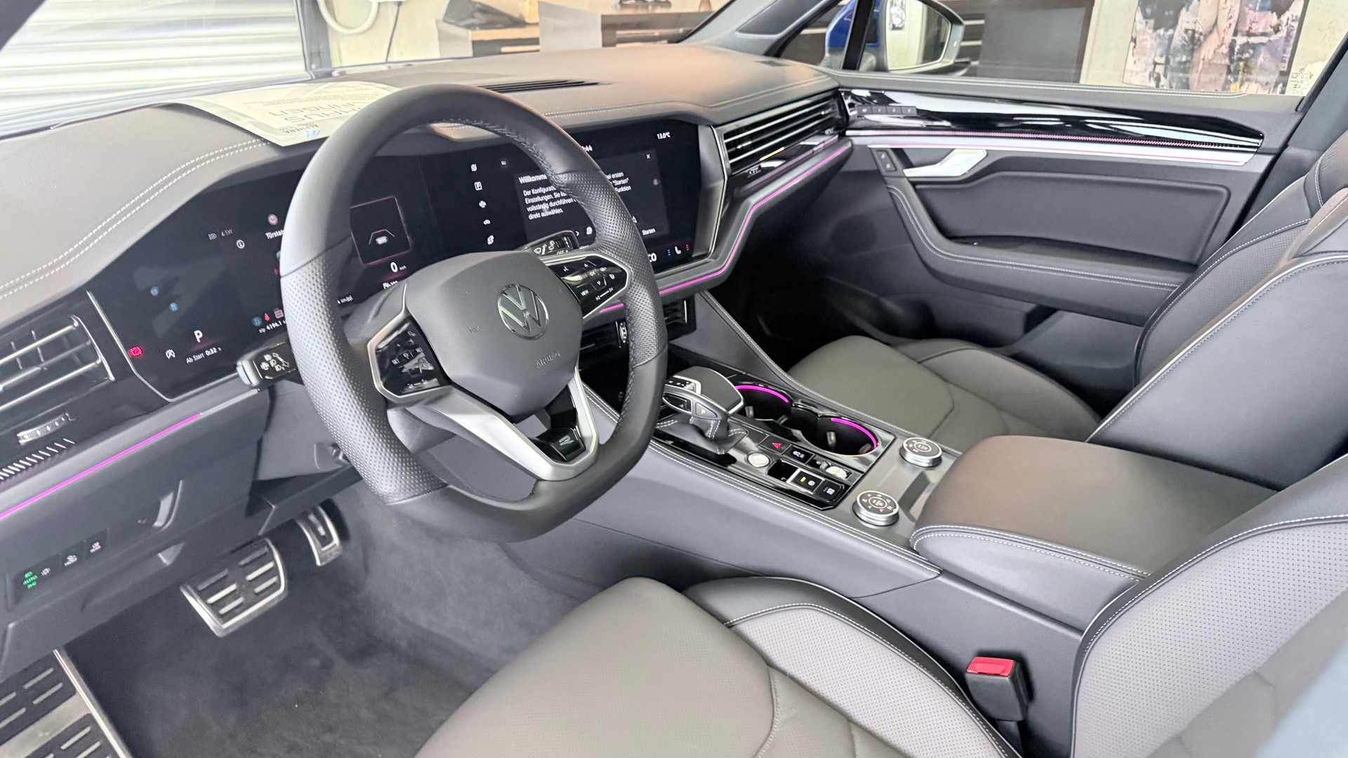 VW Touareg 3.0 V6 TSI R-Line-image-9