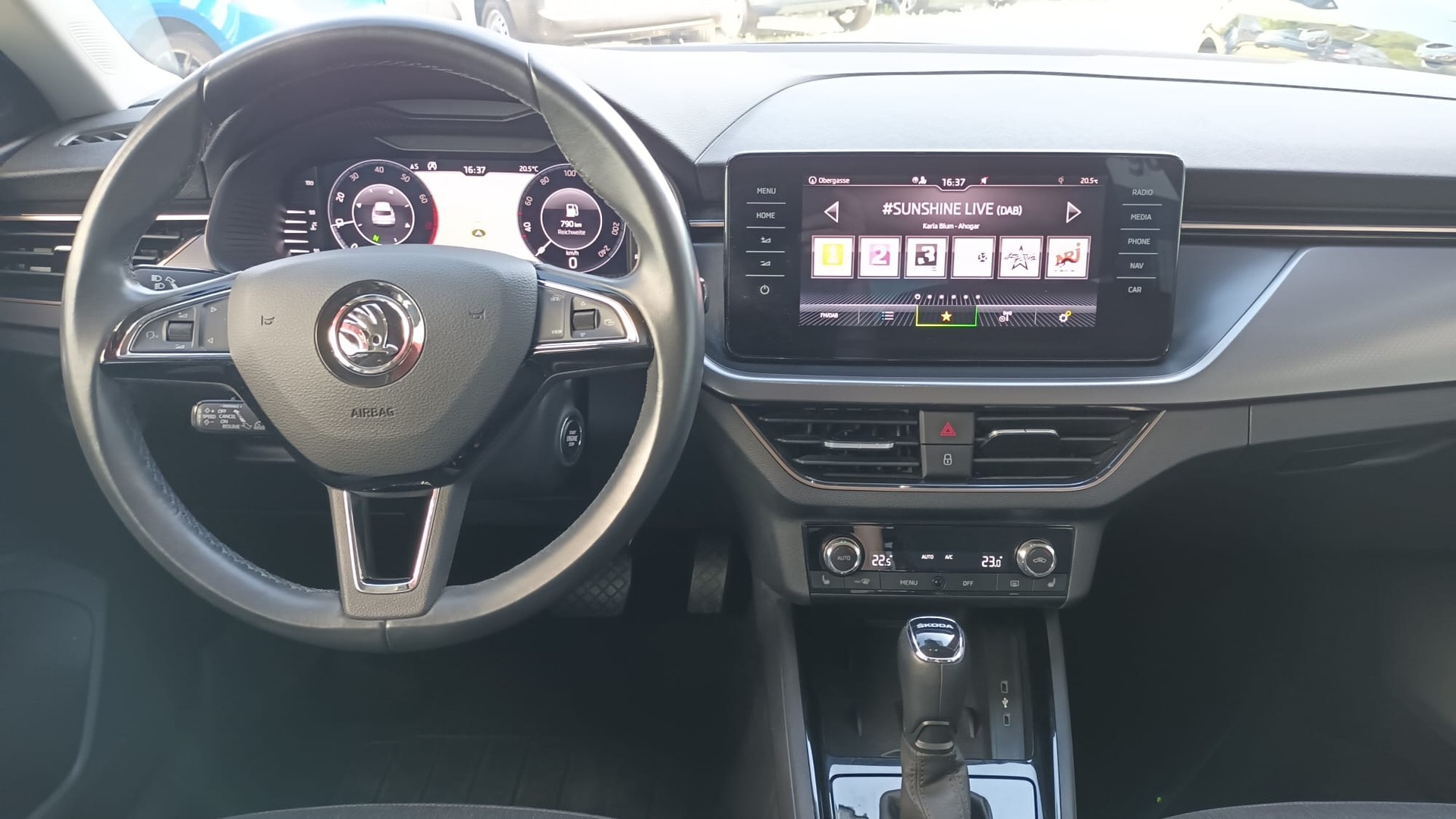 SKODA Kamiq 1.0 TSI Style DSG-image-9
