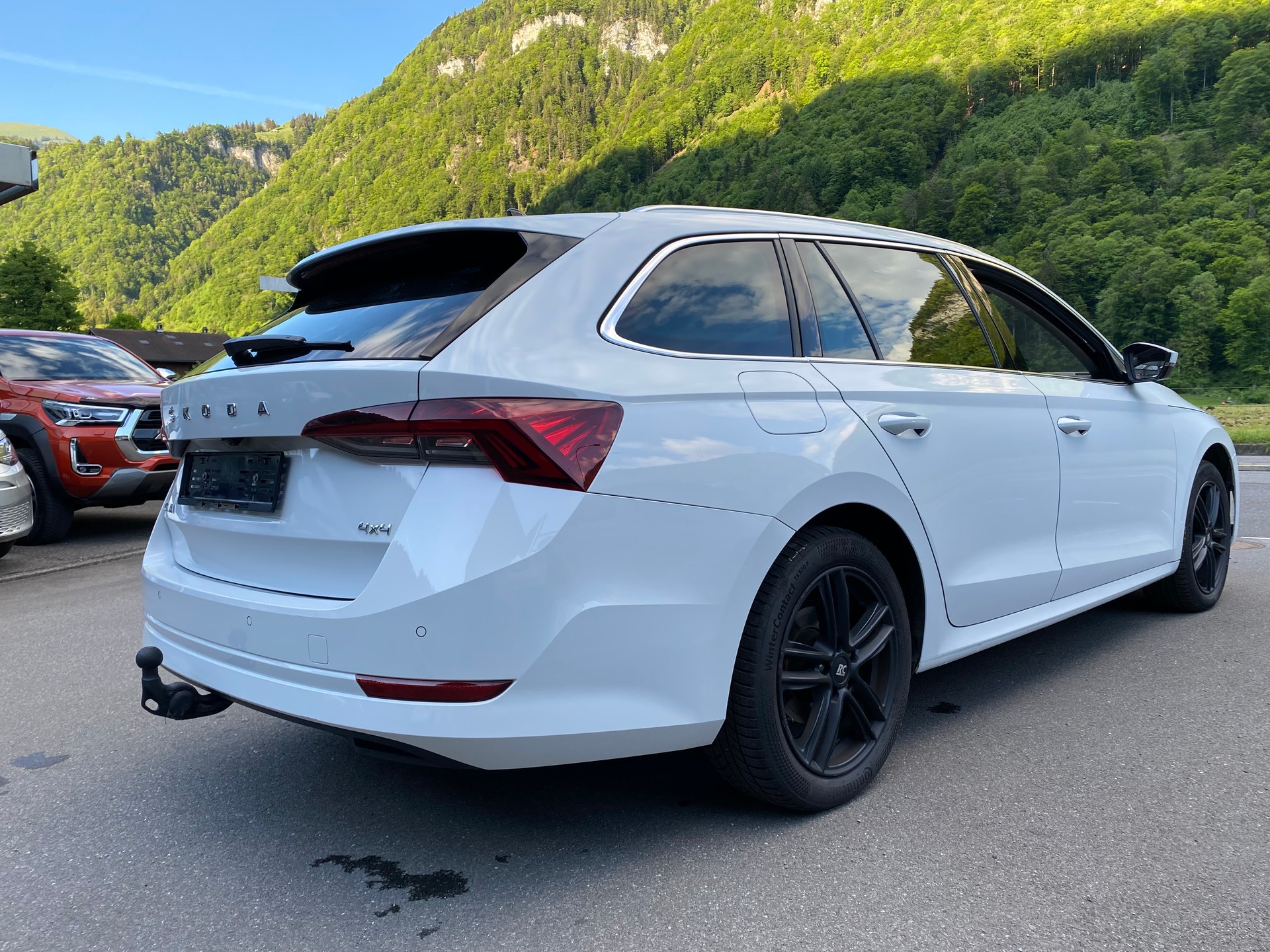 SKODA Octavia Combi 2.0 TDI DSG Style 4x4-image-10
