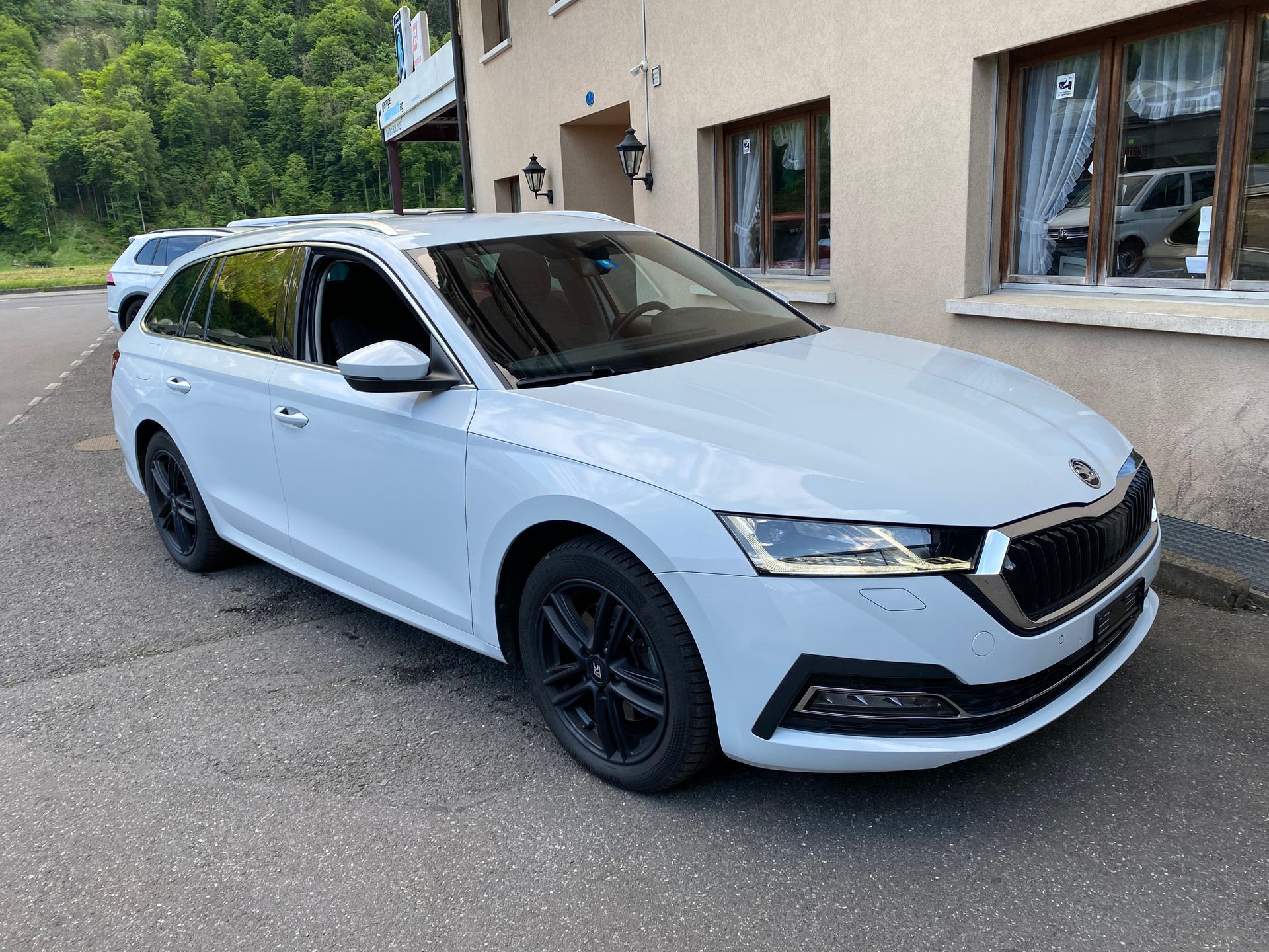 SKODA Octavia Combi 2.0 TDI DSG Style 4x4-image-14