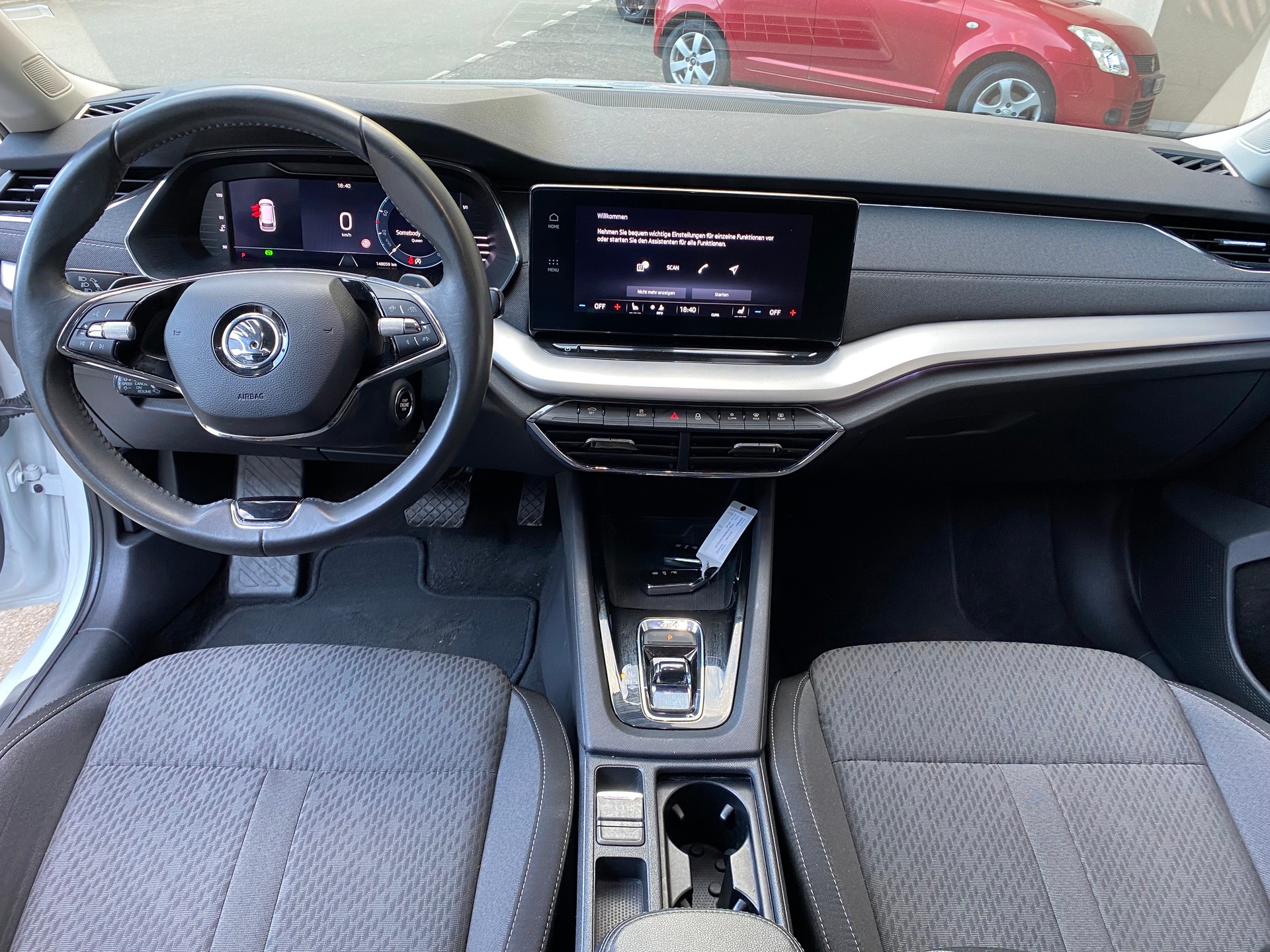 SKODA Octavia Combi 2.0 TDI DSG Style 4x4-image-5