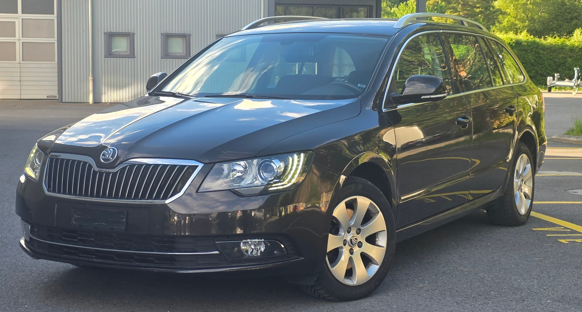 SKODA Superb Combi 2.0 TDi Elegance 4x4 DSG-image-0