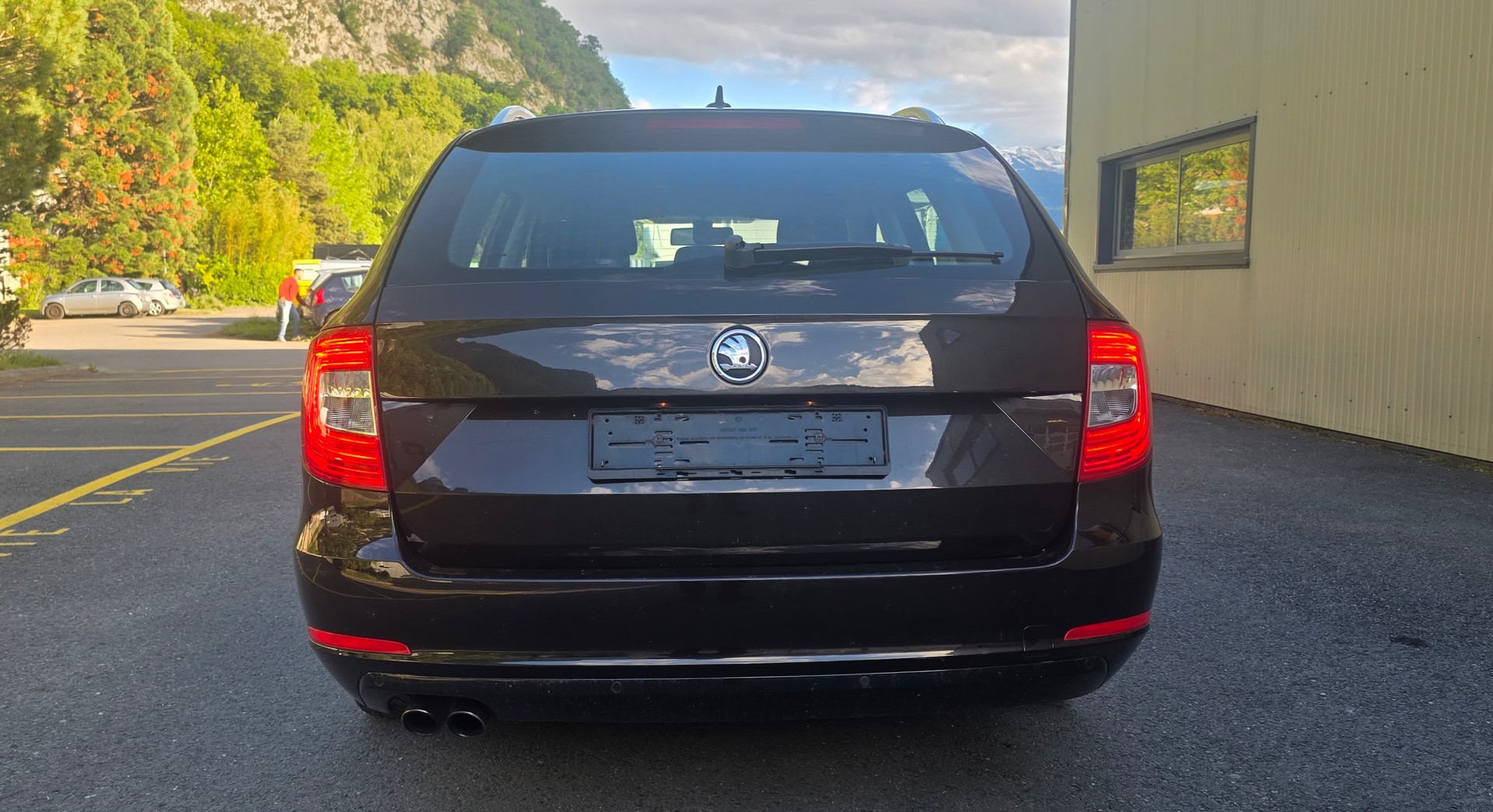 SKODA Superb Combi 2.0 TDi Elegance 4x4 DSG-image-5