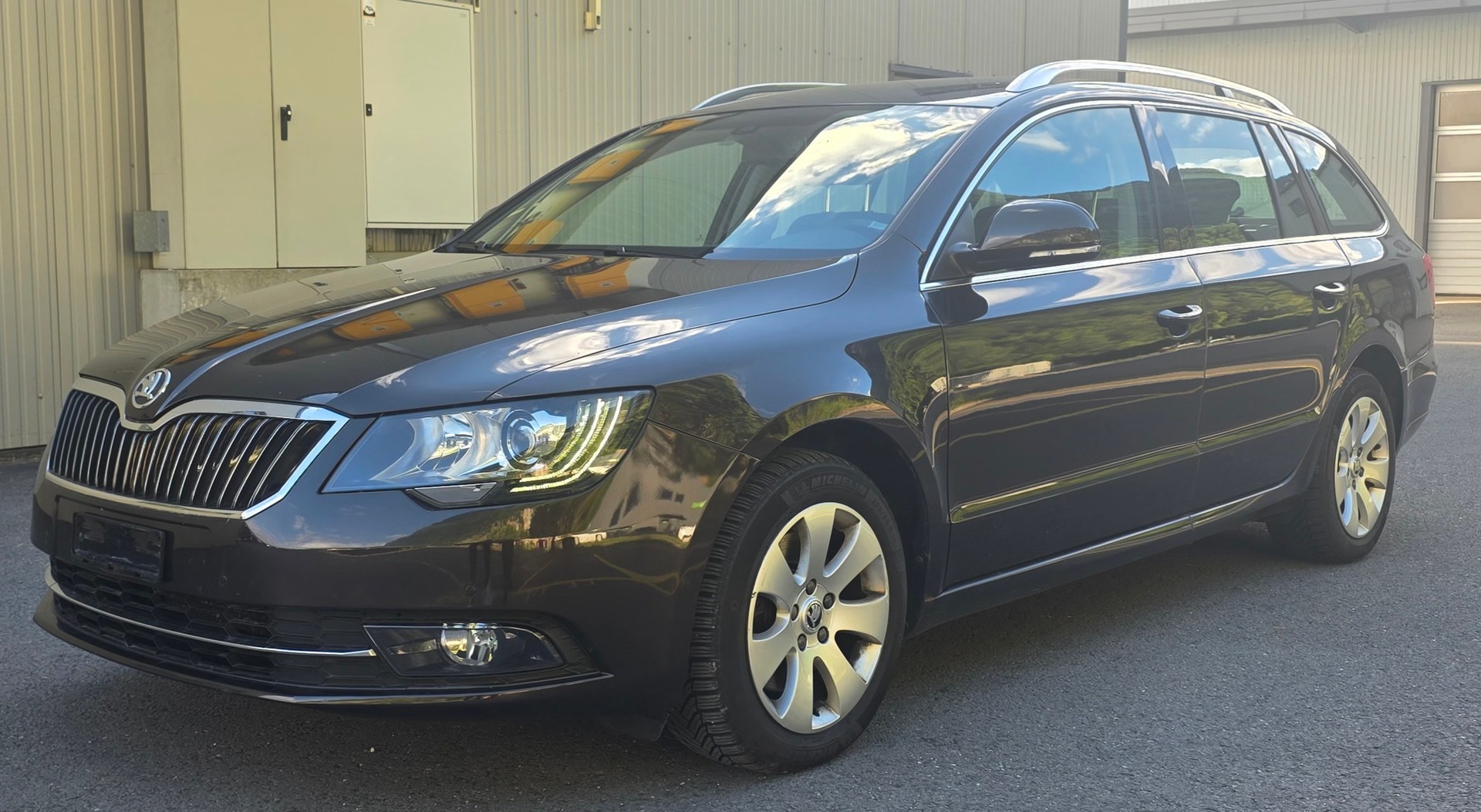 SKODA Superb Combi 2.0 TDi Elegance 4x4 DSG-image-3