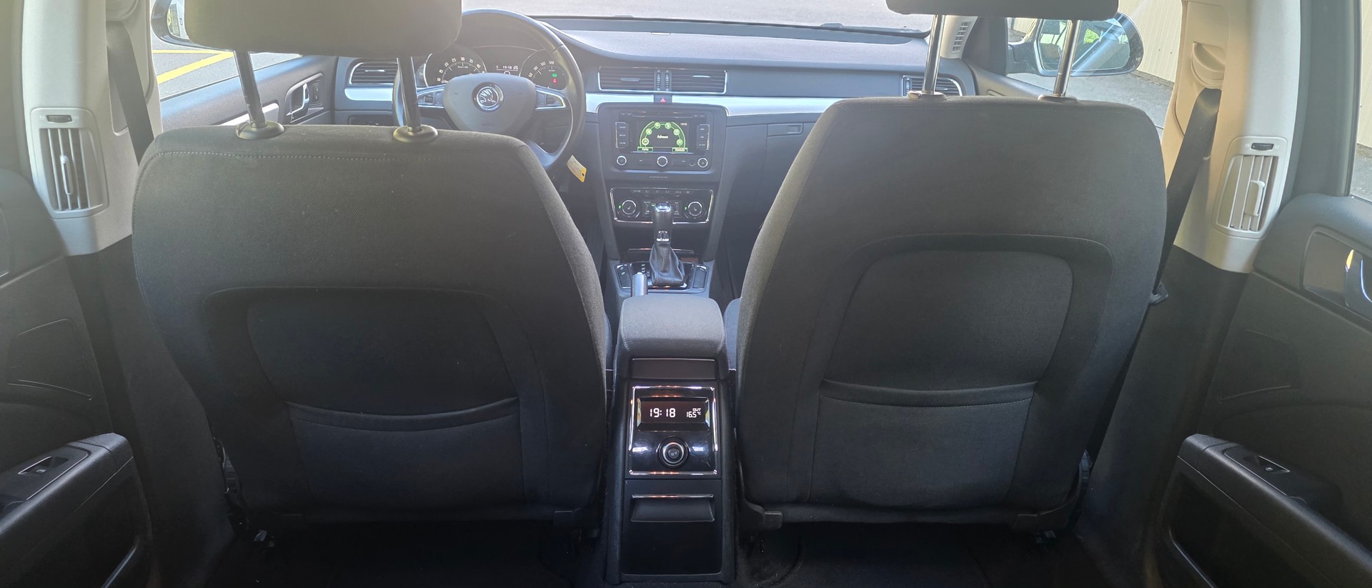 SKODA Superb Combi 2.0 TDi Elegance 4x4 DSG-image-8
