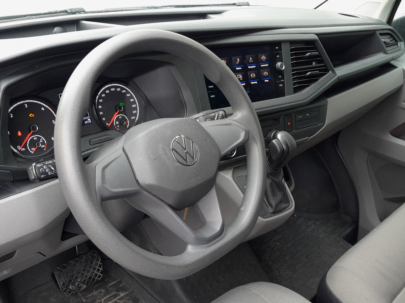 VW T6.1 2.0 TDI DSG-image-7
