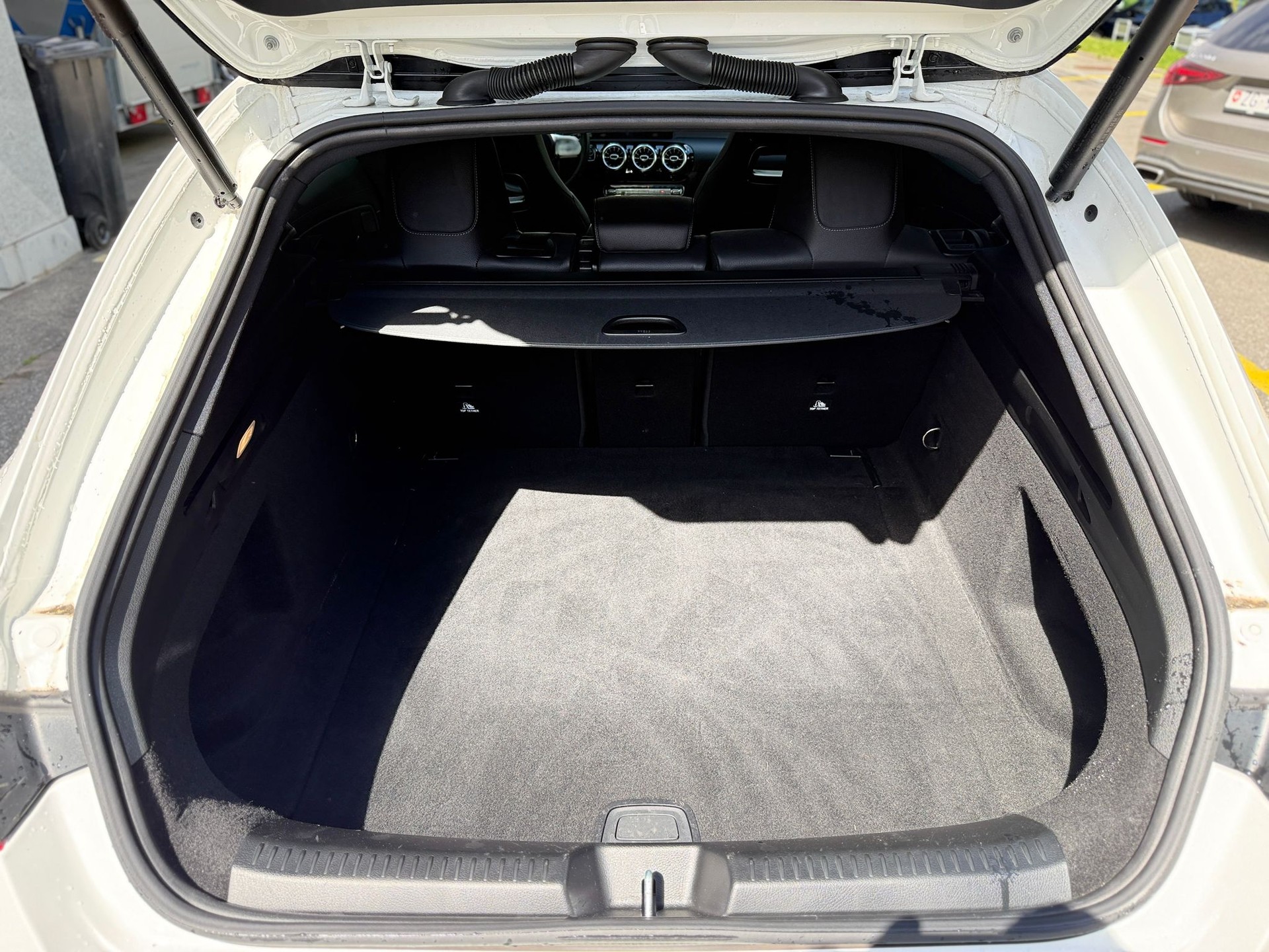 MERCEDES-BENZ CLA 250 AMG Line 4matic Shooting Brake-image-24