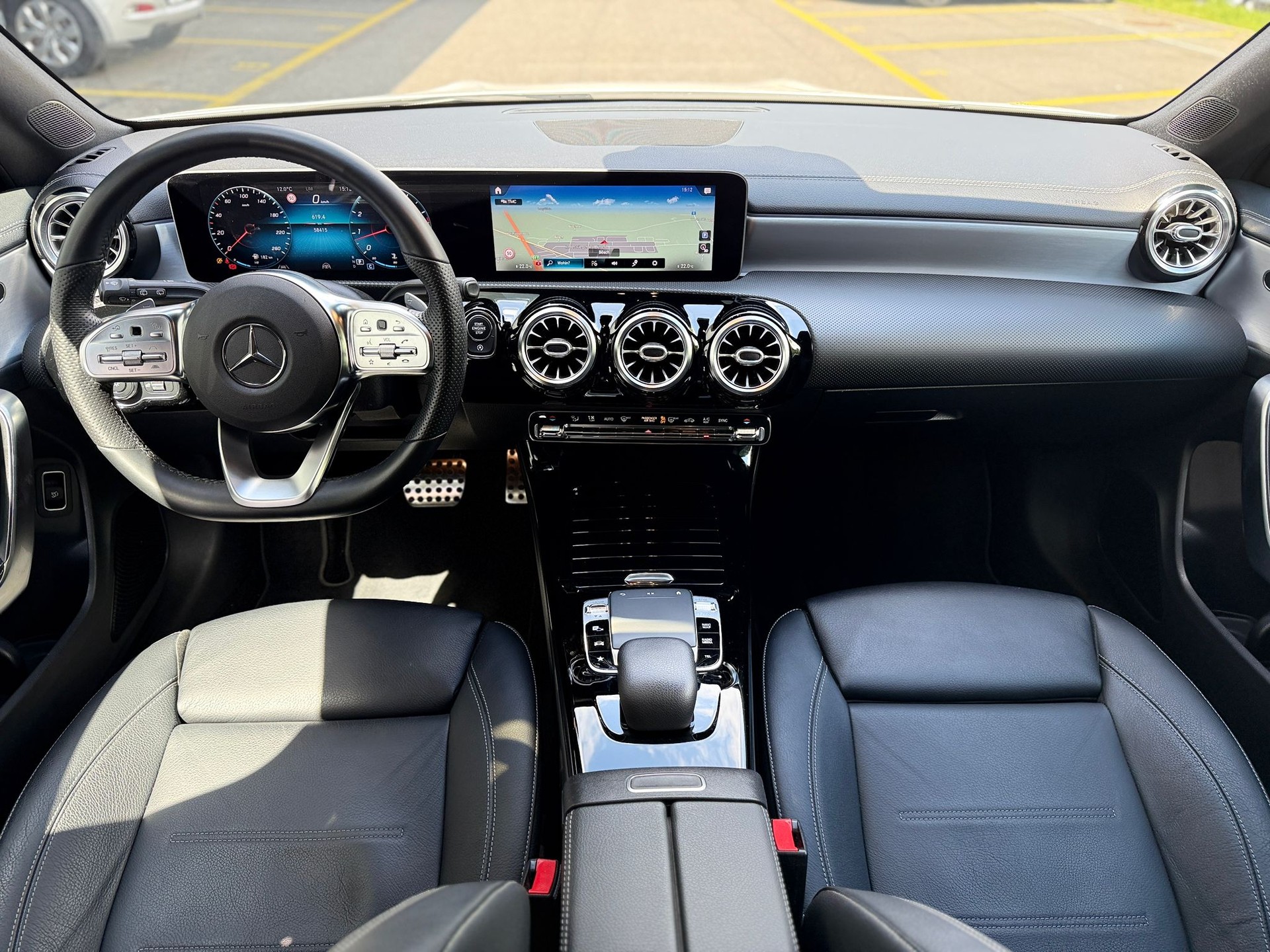 MERCEDES-BENZ CLA 250 AMG Line 4matic Shooting Brake-image-12