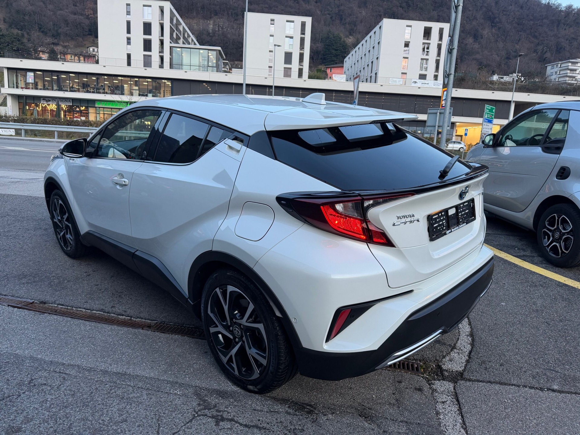 TOYOTA C-HR 2.0 HSD CVT Trend-image-5