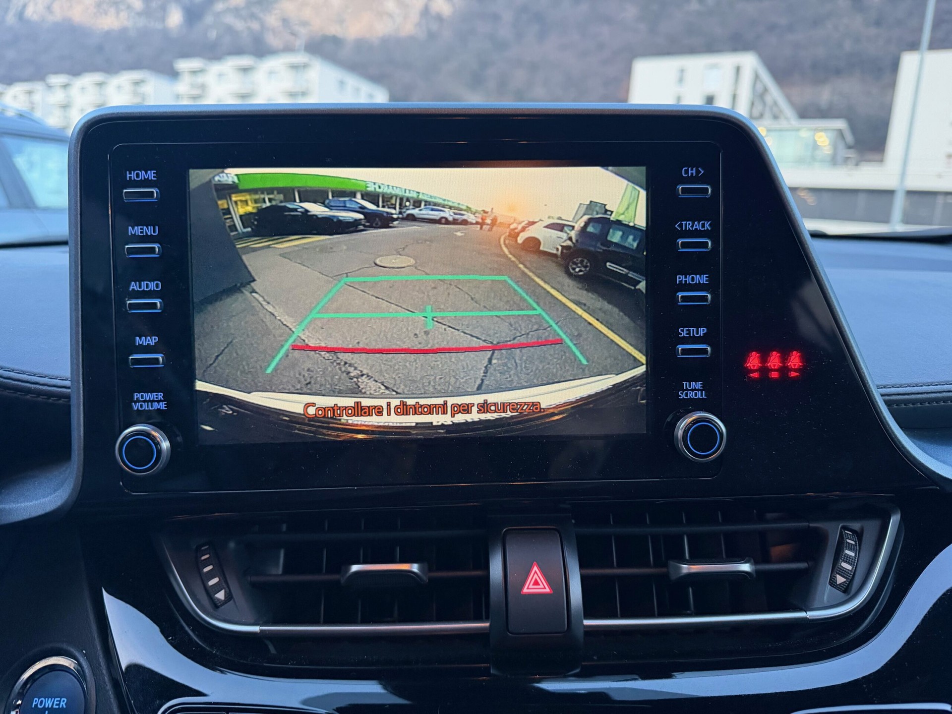 TOYOTA C-HR 2.0 HSD CVT Trend-image-11