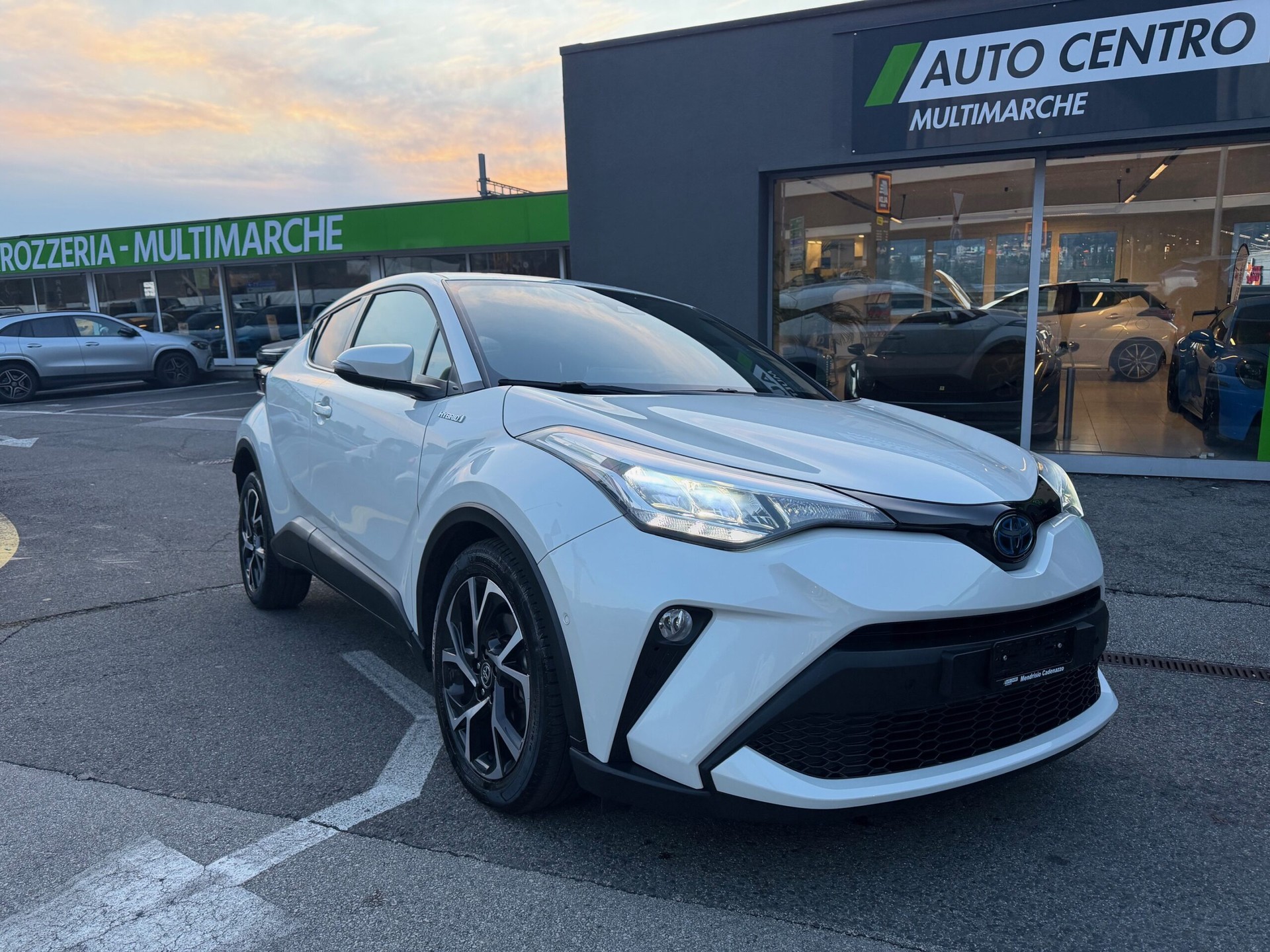 TOYOTA C-HR 2.0 HSD CVT Trend-image-1