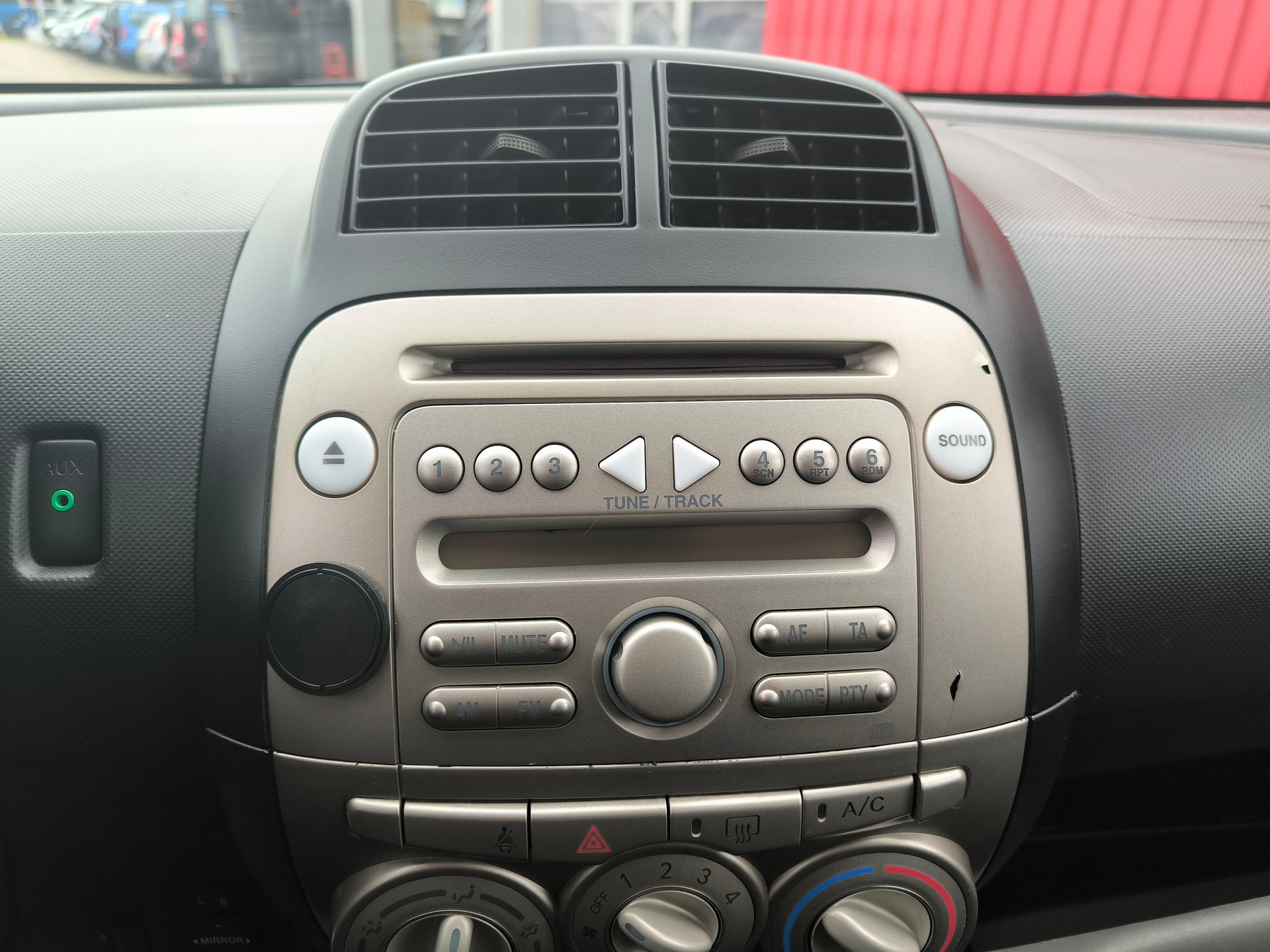 DAIHATSU Sirion 1.3 S eco-4WD Automatic-image-13