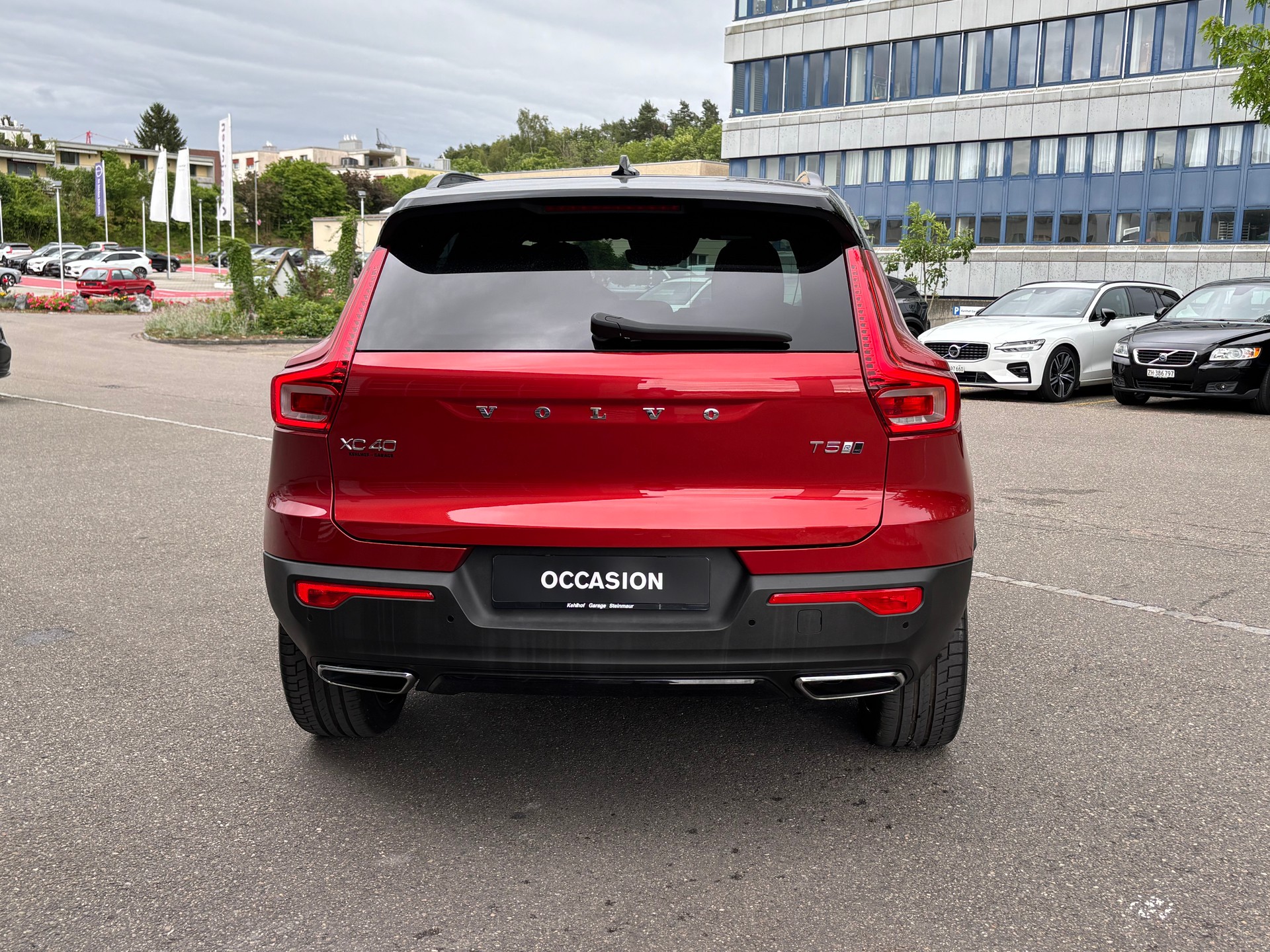 VOLVO XC40 2.0 T5 R-Design AWD-image-9