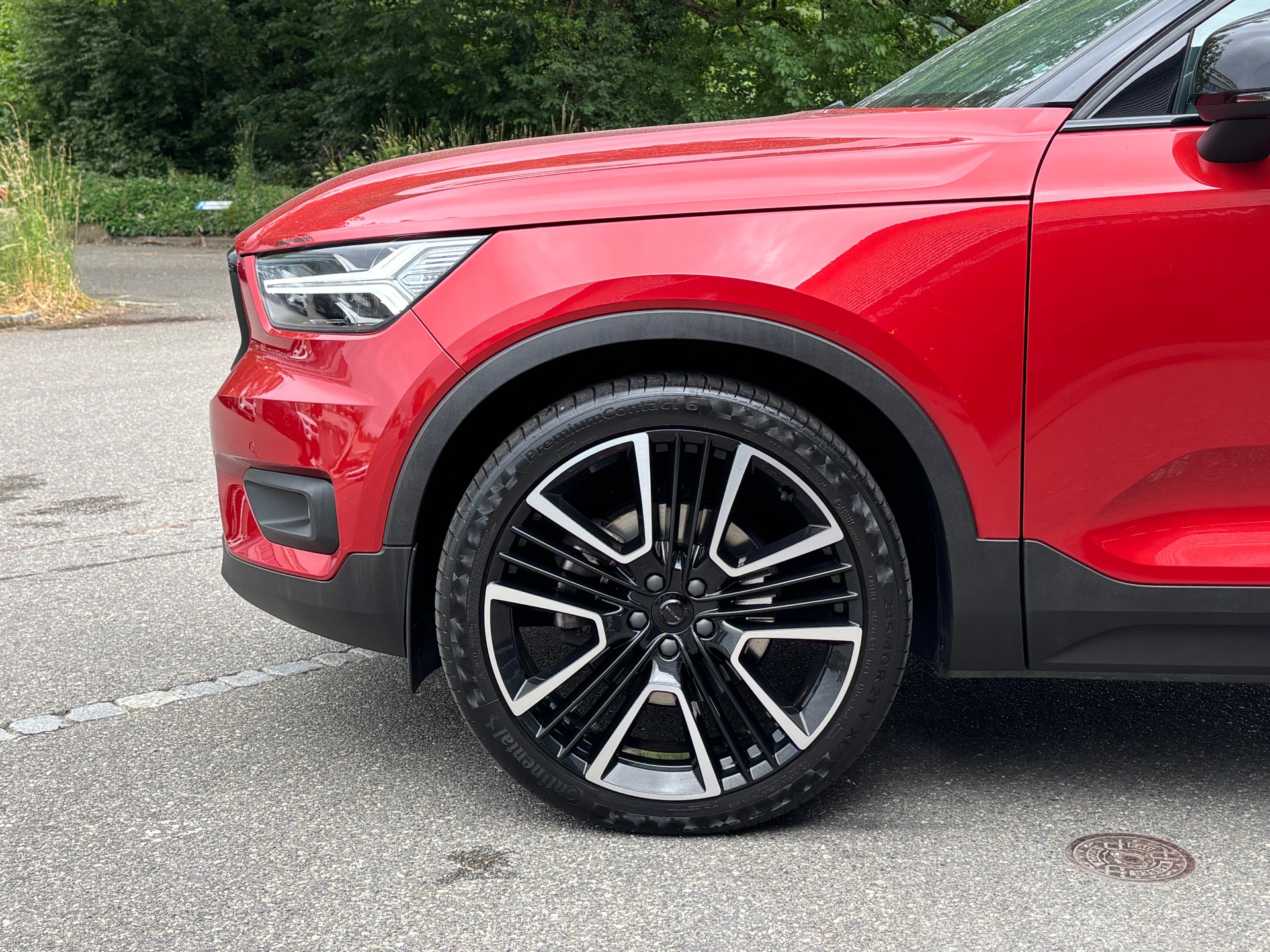 VOLVO XC40 2.0 T5 R-Design AWD-image-1