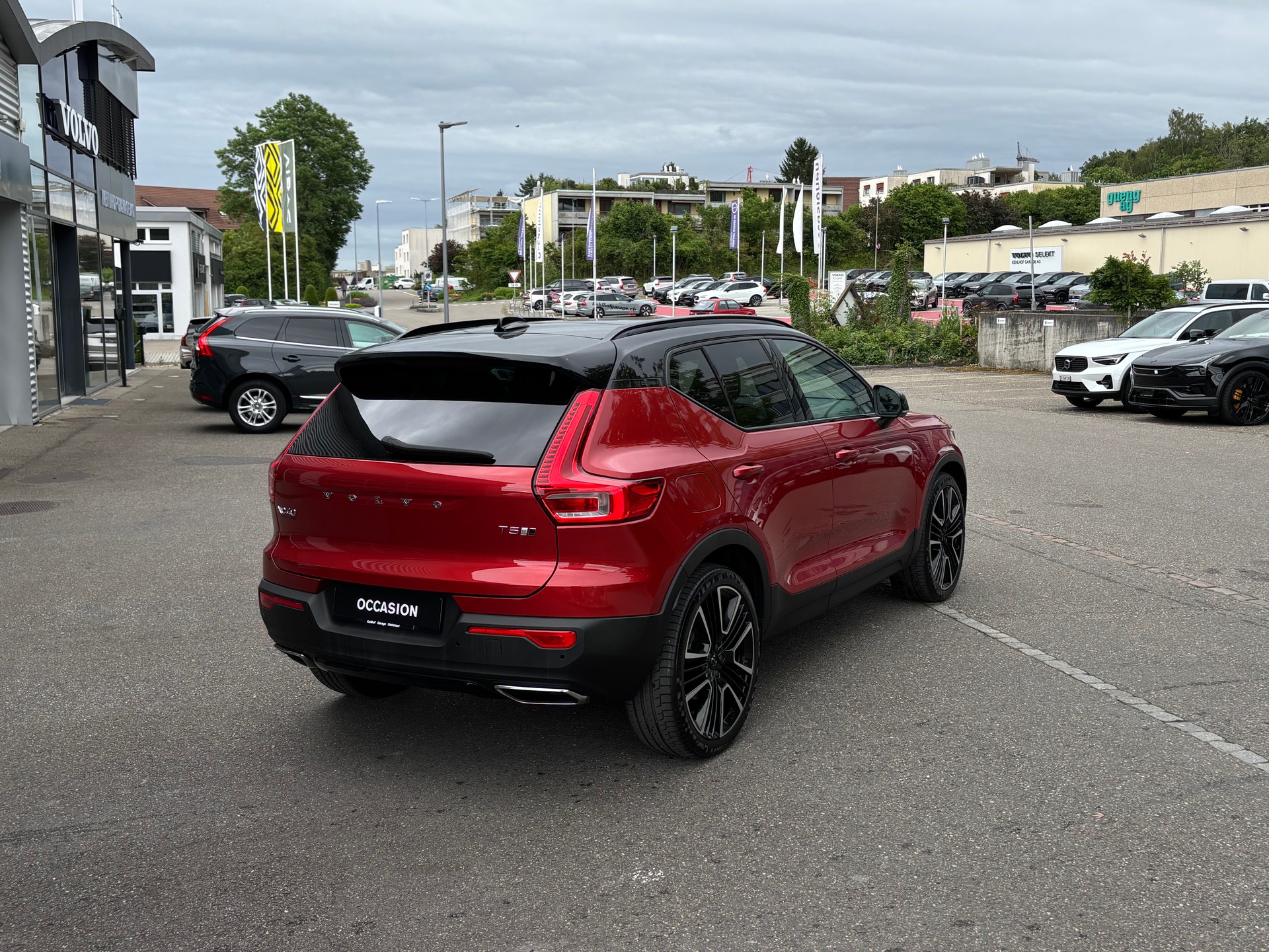 VOLVO XC40 2.0 T5 R-Design AWD-image-6
