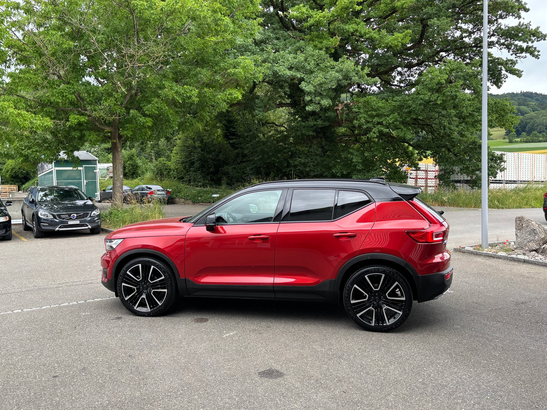 VOLVO XC40 2.0 T5 R-Design AWD-image-5