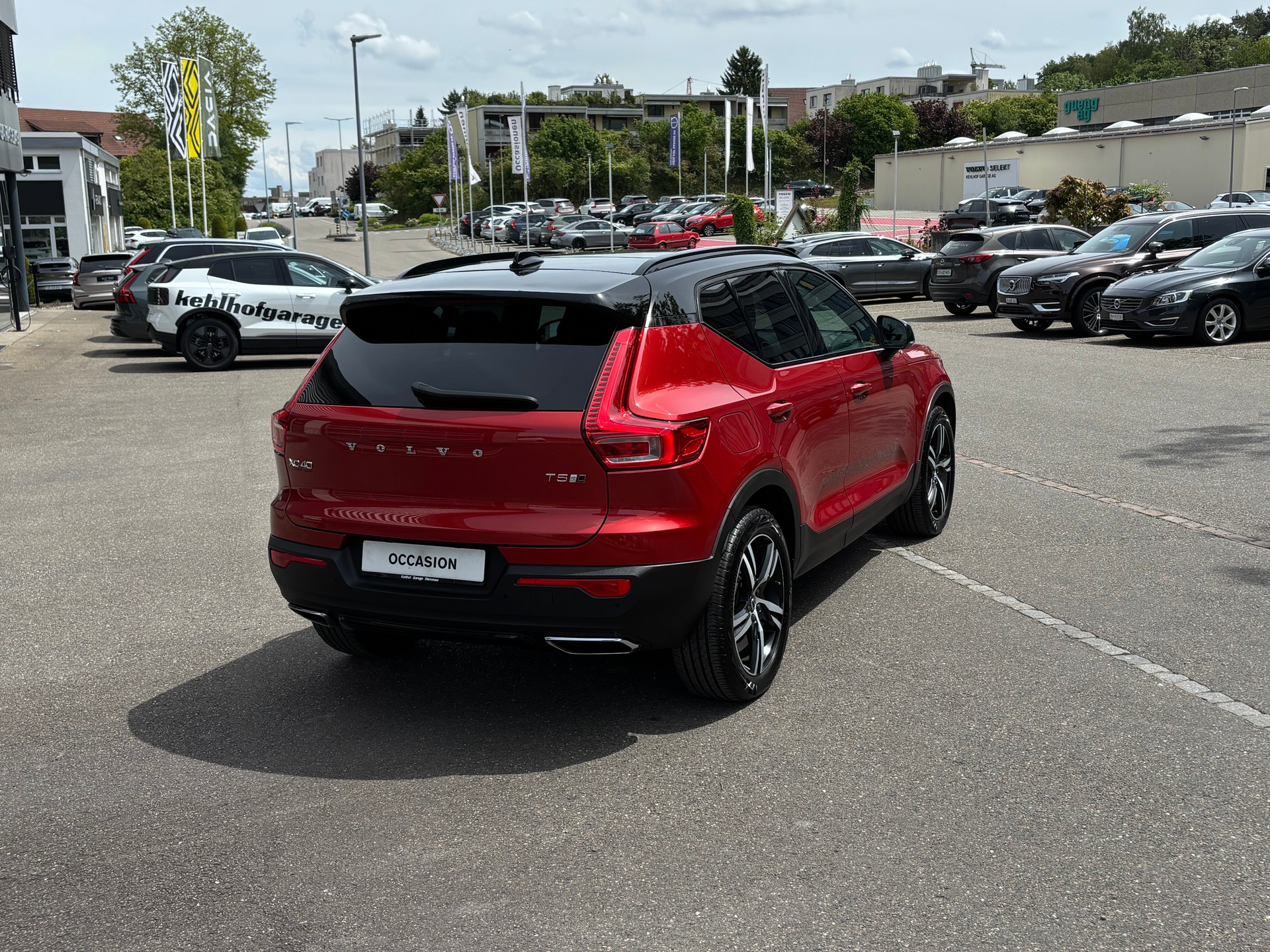 VOLVO XC40 2.0 T5 R-Design AWD-image-6